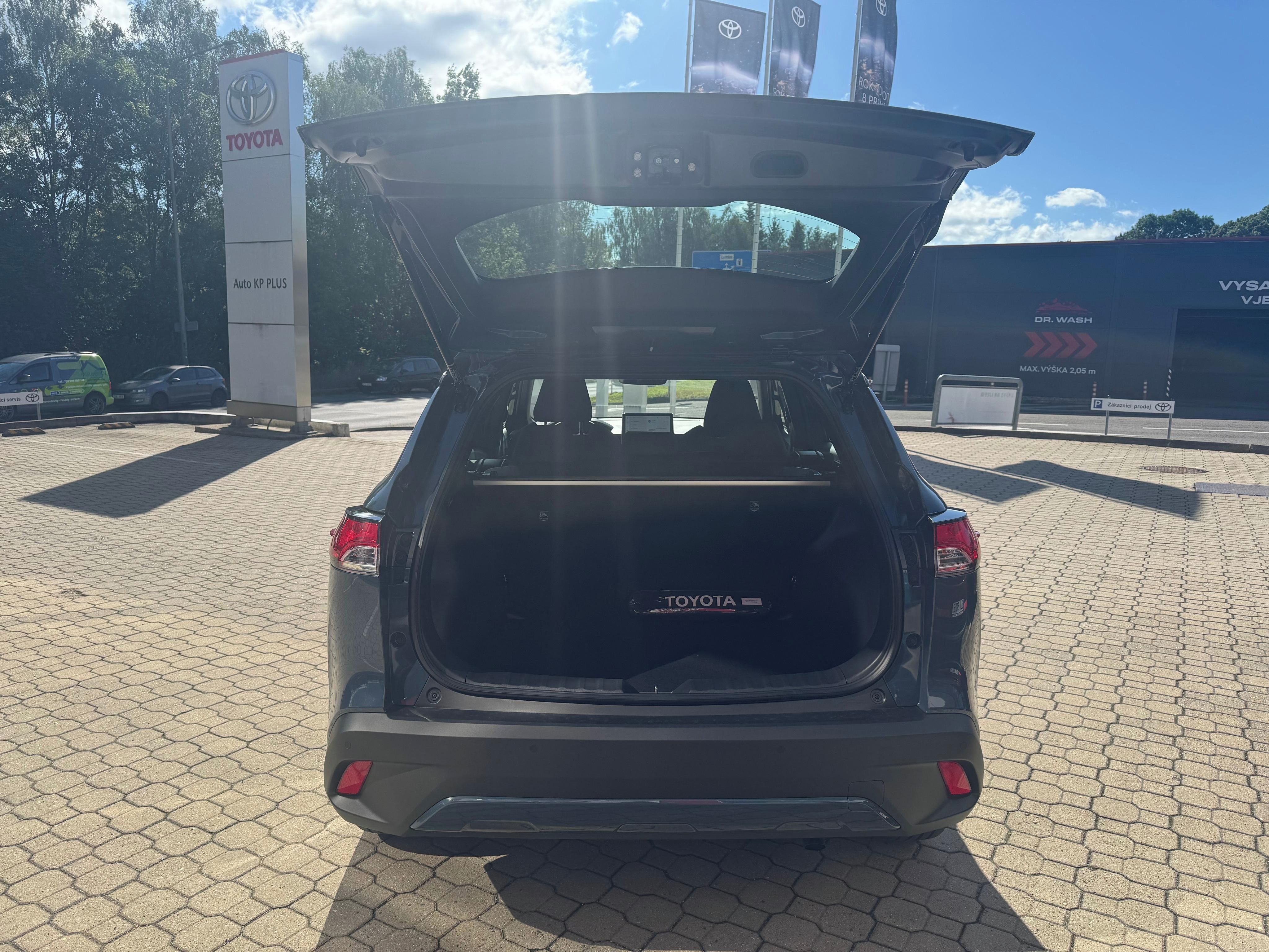 Toyota Corolla Cross, 1,8 HEV Comfort Business - fotka 6