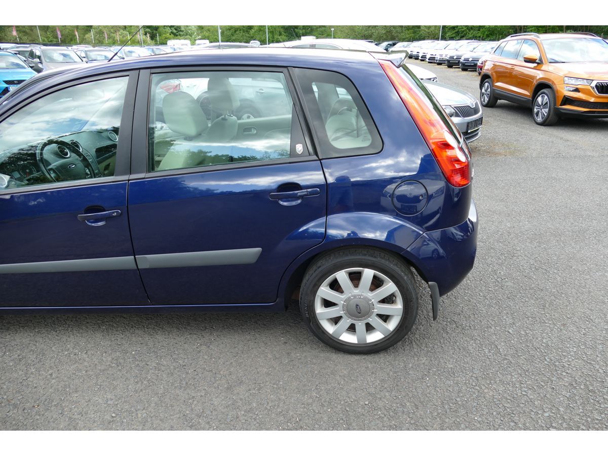 Ford Fiesta, 1,6 74KW KLIMA - fotka 5