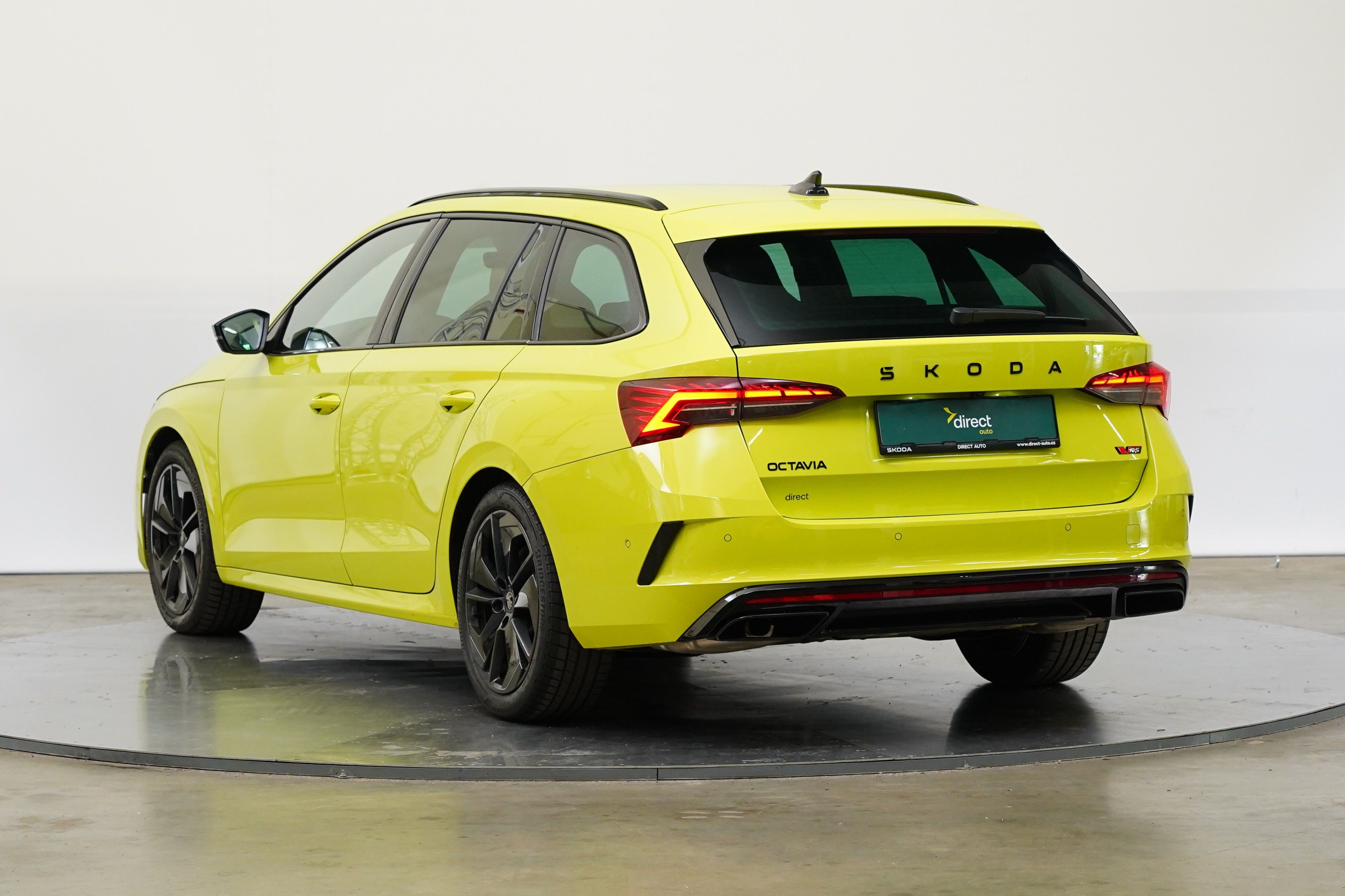 Škoda Octavia, 2.0 TSI 195 kW DSG RS - fotka 4