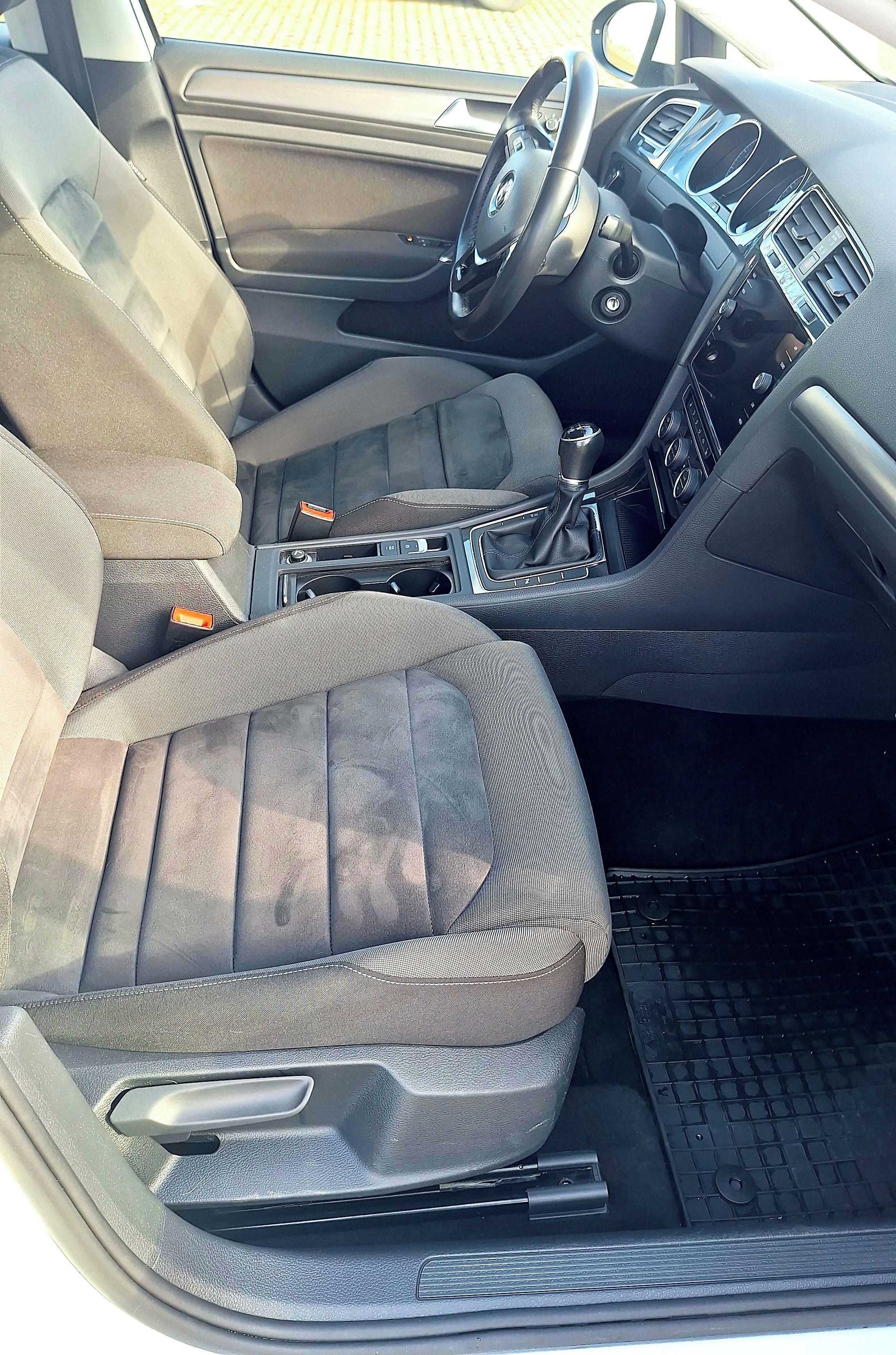 Volkswagen Golf, 1,0 l/85 kW TSI - fotka 5