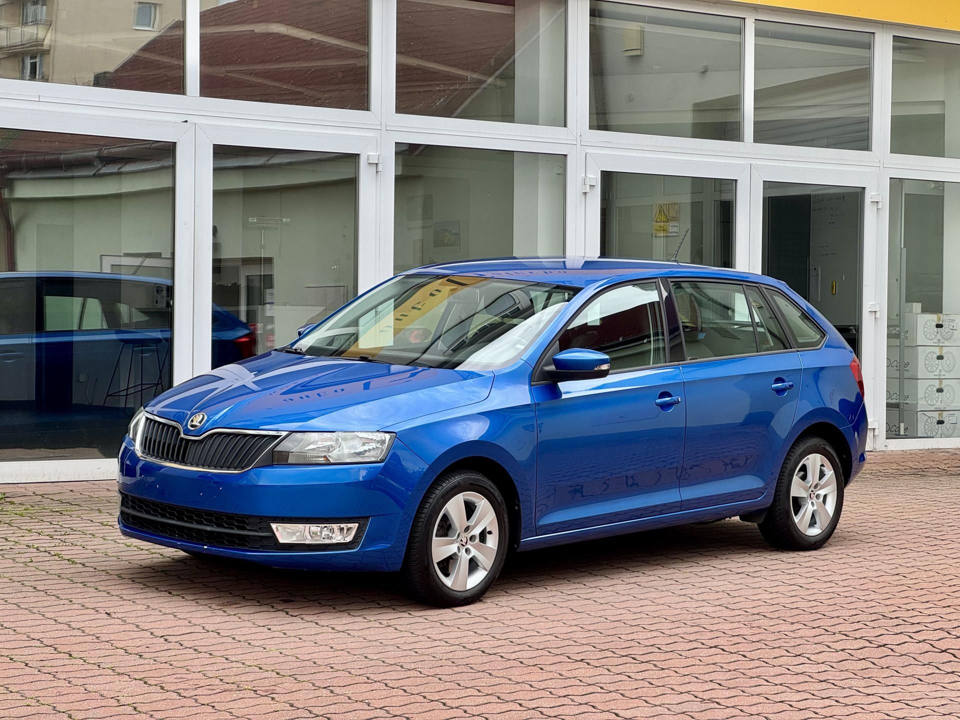 Škoda Rapid, Spaceback 1.2TSI 81kW - fotka 2