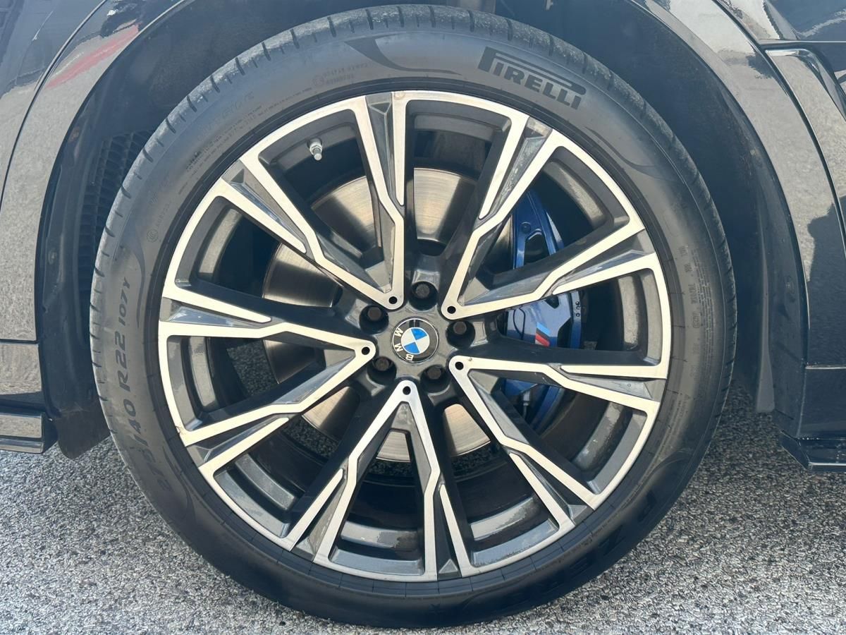 BMW X7, M50i - fotka 4