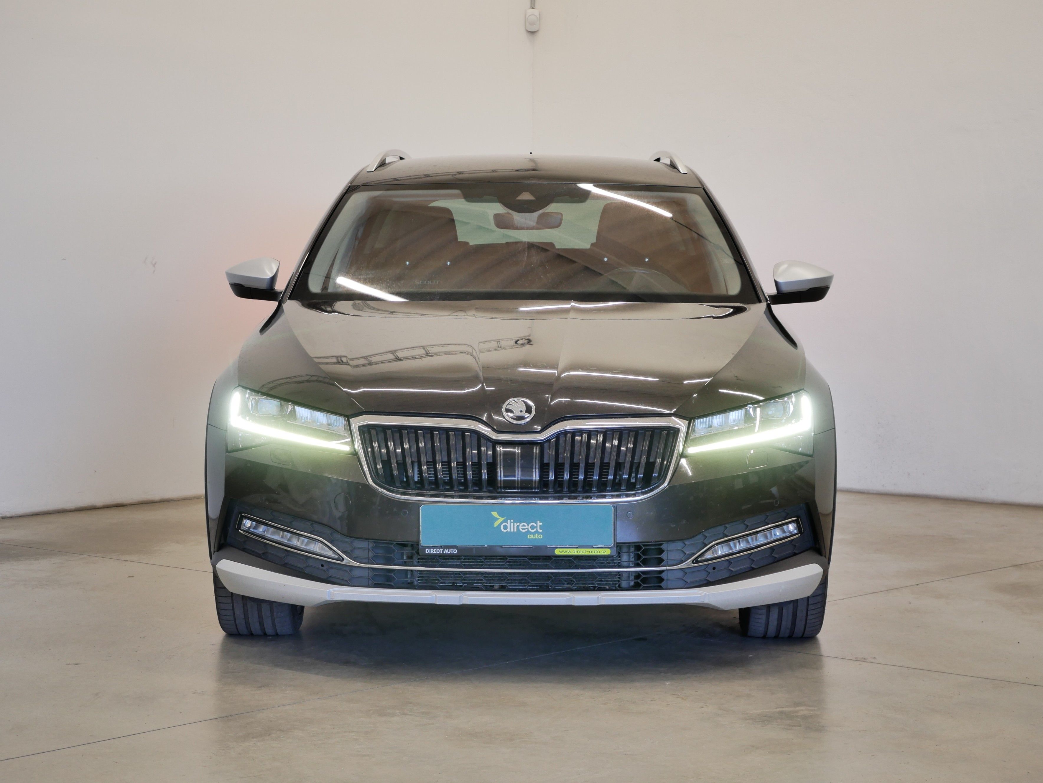 Škoda Superb, 2.0 TDI 140 kW Scout - fotka 4