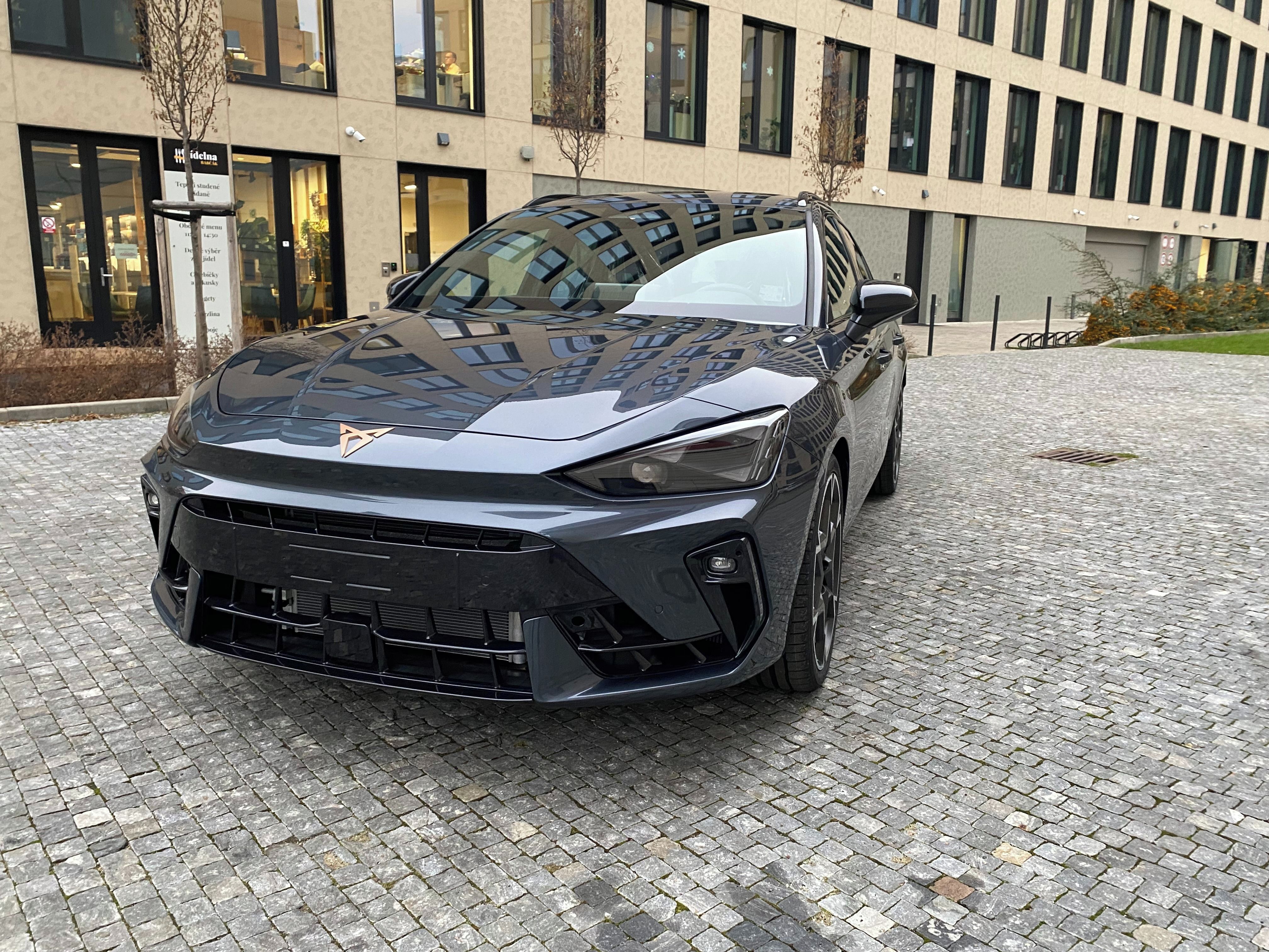 Cupra Leon, Sportstourer VZ předváděcí vůz