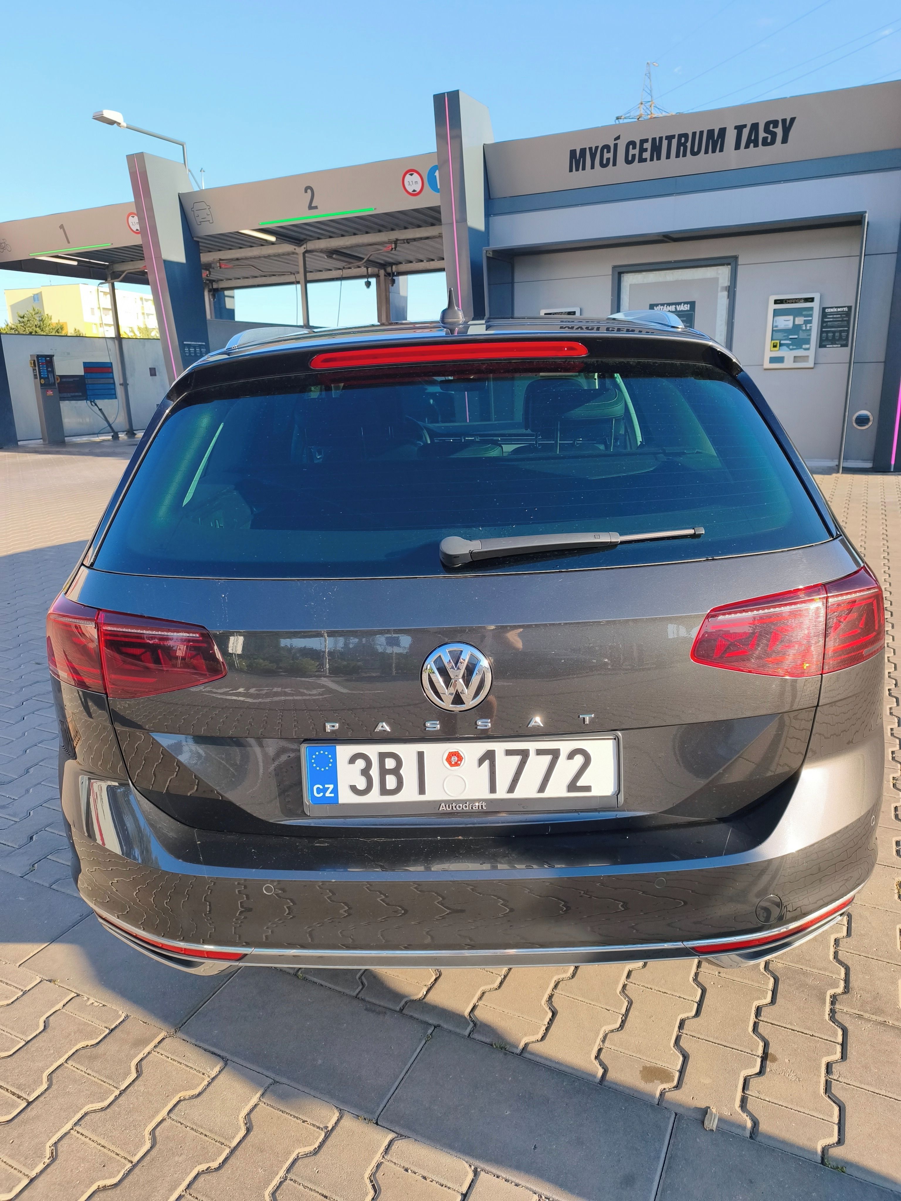 Volkswagen Passat, 2,0 TDI, TOP stav i výbava - fotka 5