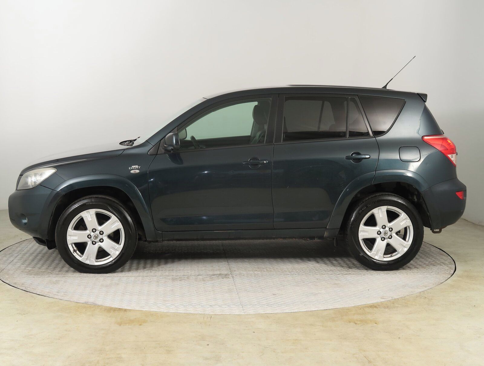 Toyota Rav4, 2.2 D-CAT, 4X4 - fotka 3