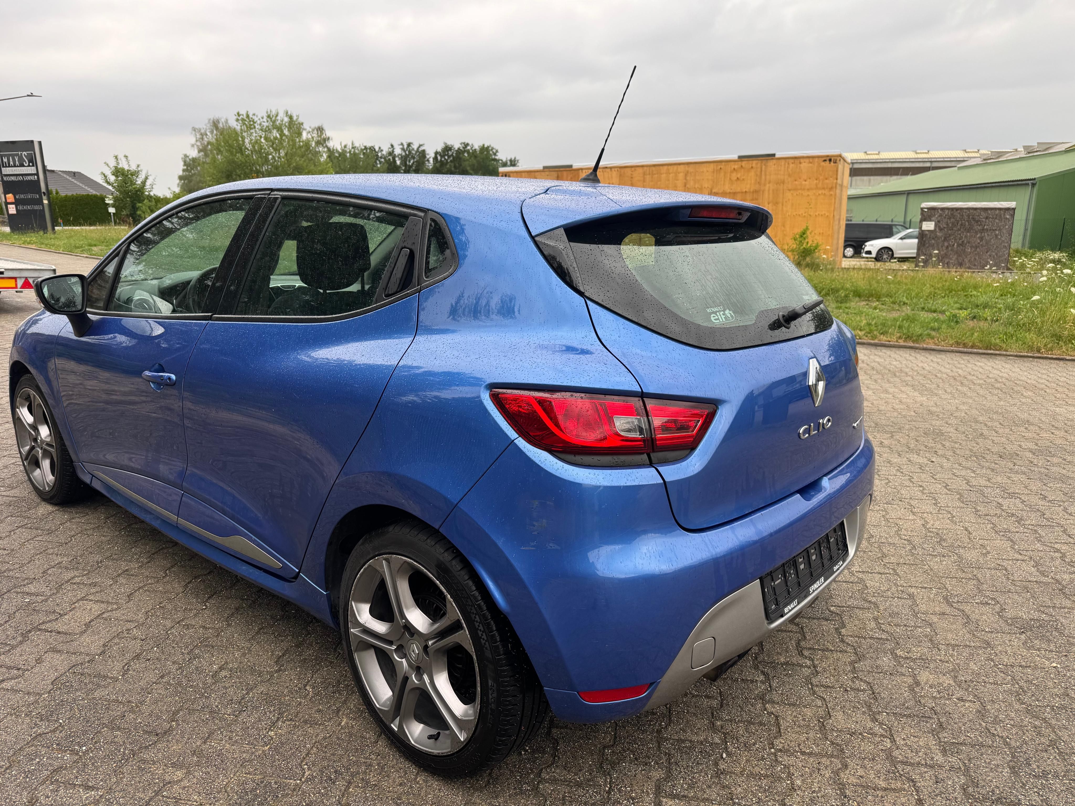 Renault Clio, GT EDC-Automatik - fotka 4