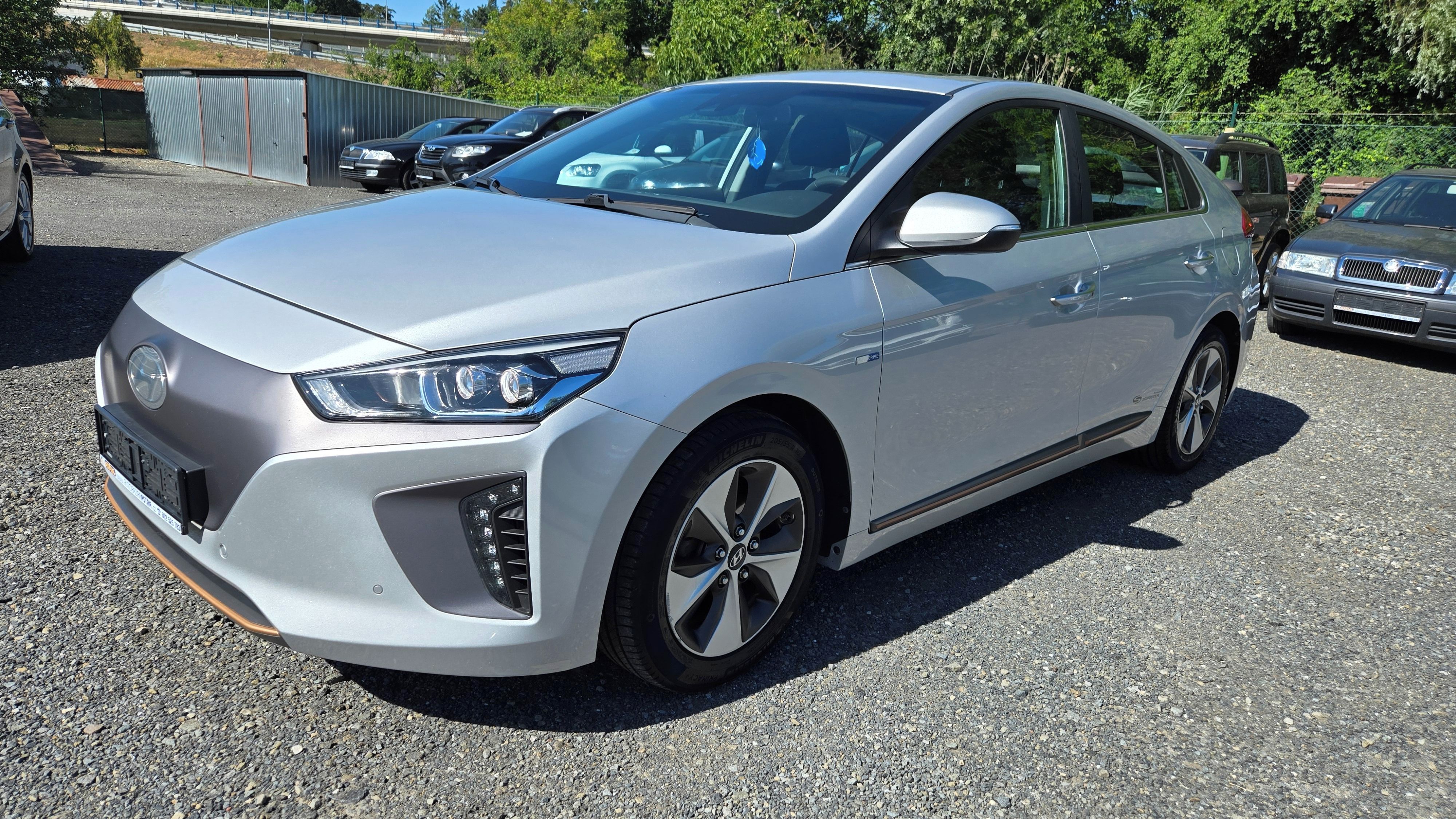 Hyundai Ioniq, ELECTRIC DRIVE 88KW STYLE - fotka 2