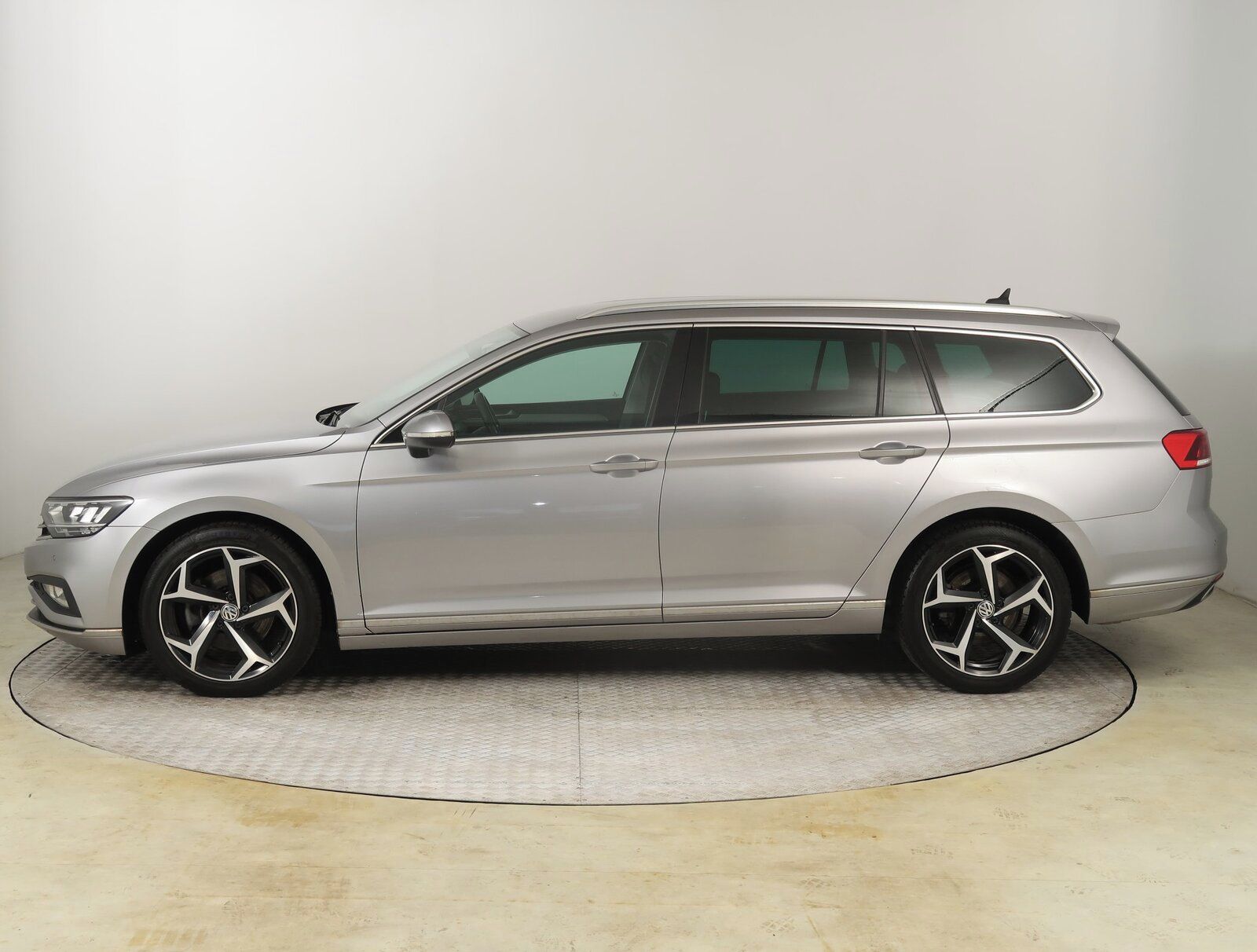Volkswagen Passat, 1.5 TSI, Automat - fotka 3