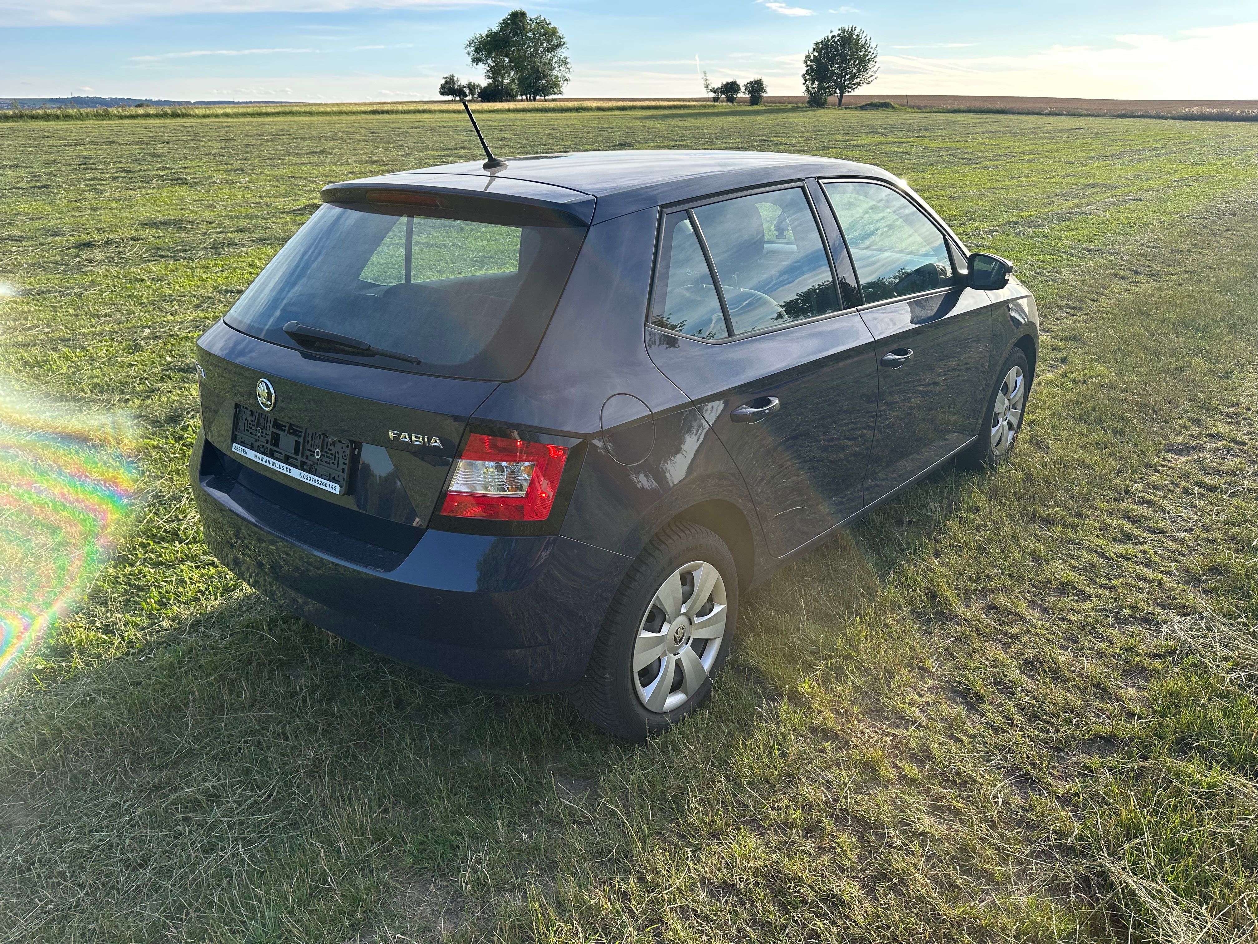Škoda Fabia, 1.2TSI-66KW-70000KM-SERVISKA - fotka 6