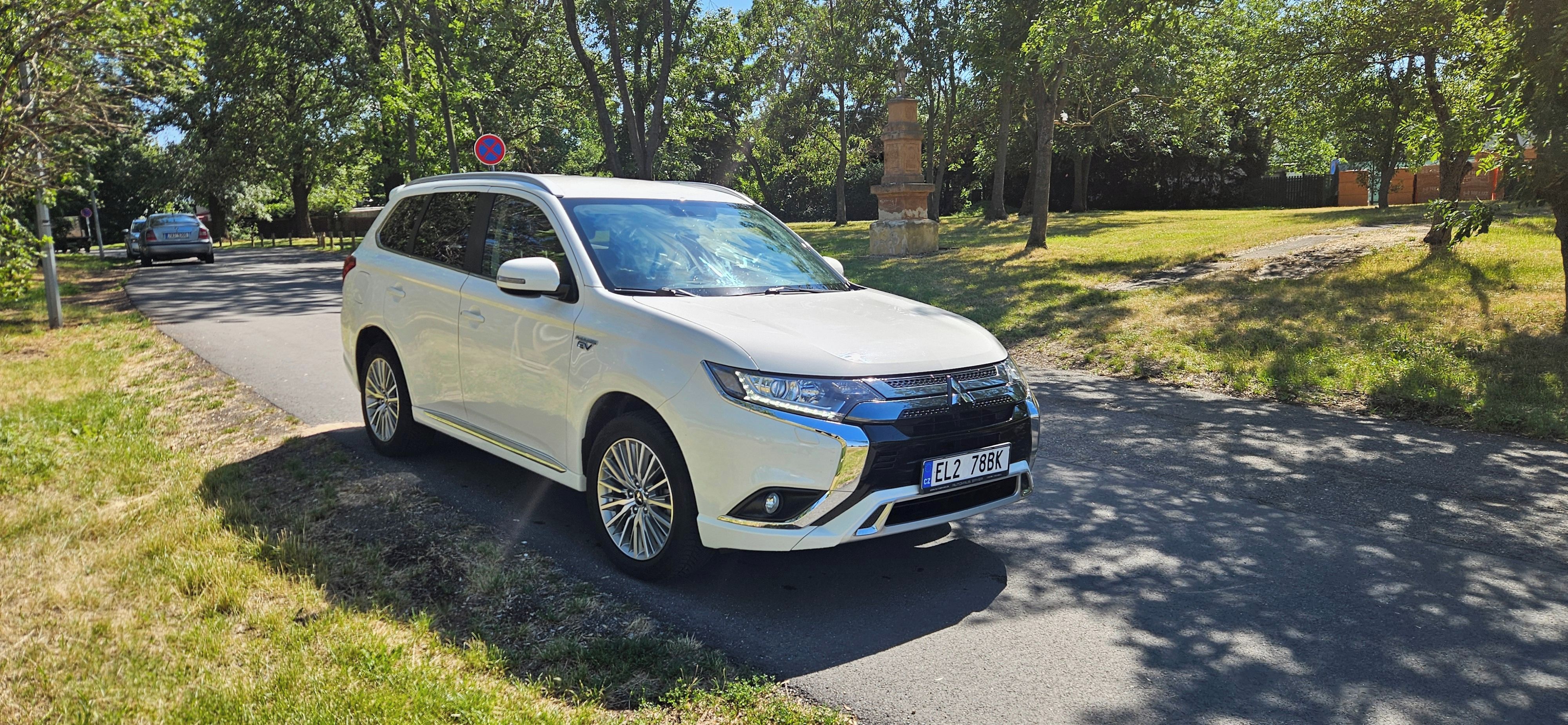 Mitsubishi Outlander, 2.4 i 4x4 PHEV autori servis