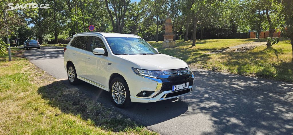 Mitsubishi Outlander, 2.4 i 4x4 PHEV autori servis