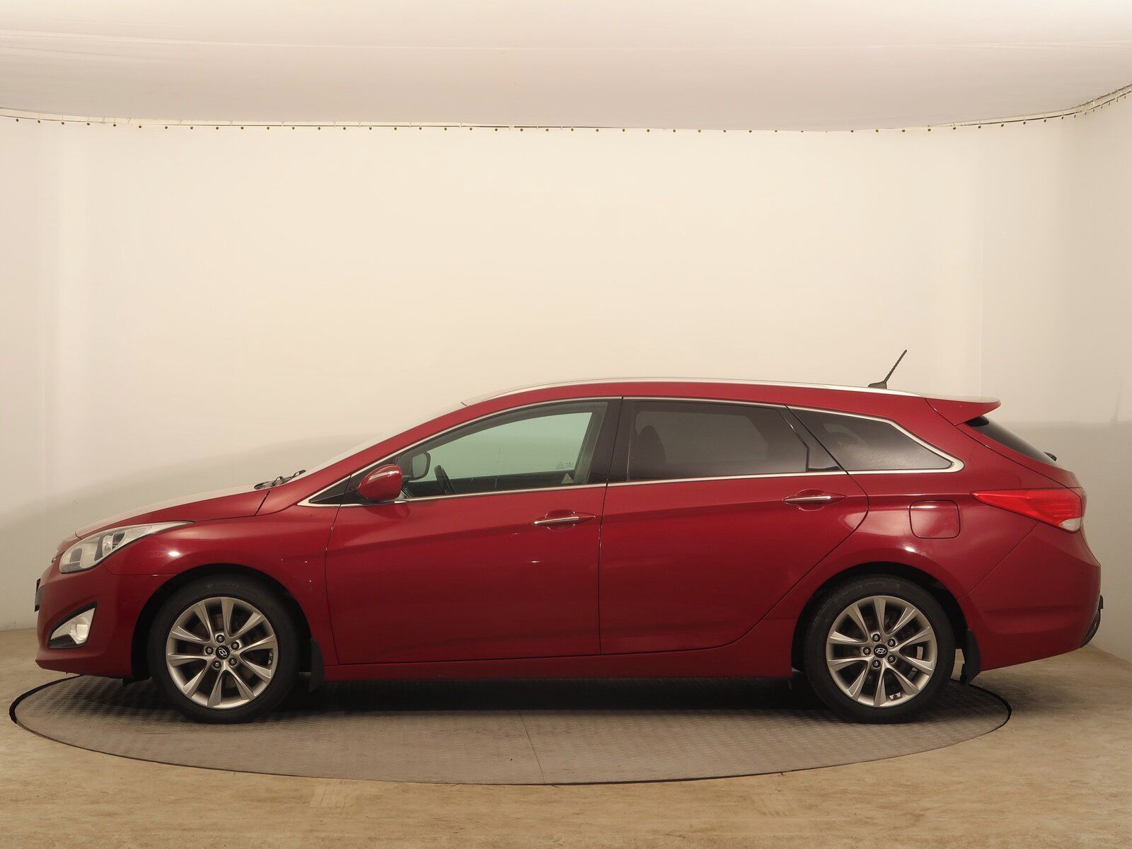 Hyundai i40, 1.7 CRDi, po STK, Tažné - fotka 3