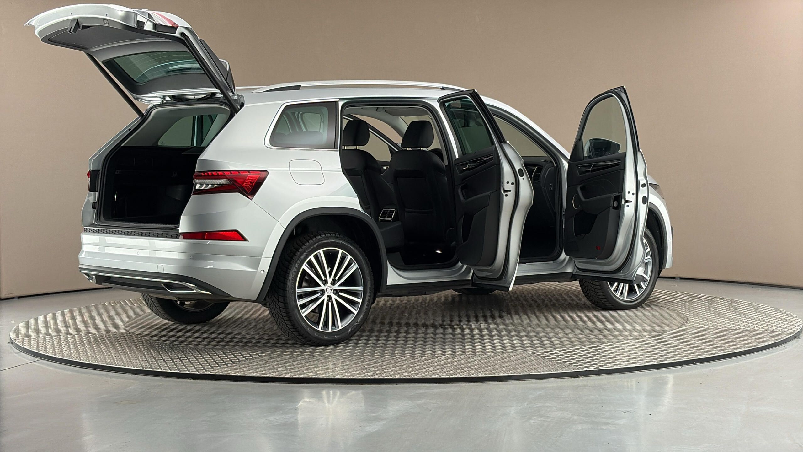 Škoda Kodiaq, 2.0 TDI DSG 4x4 L&K - fotka 6