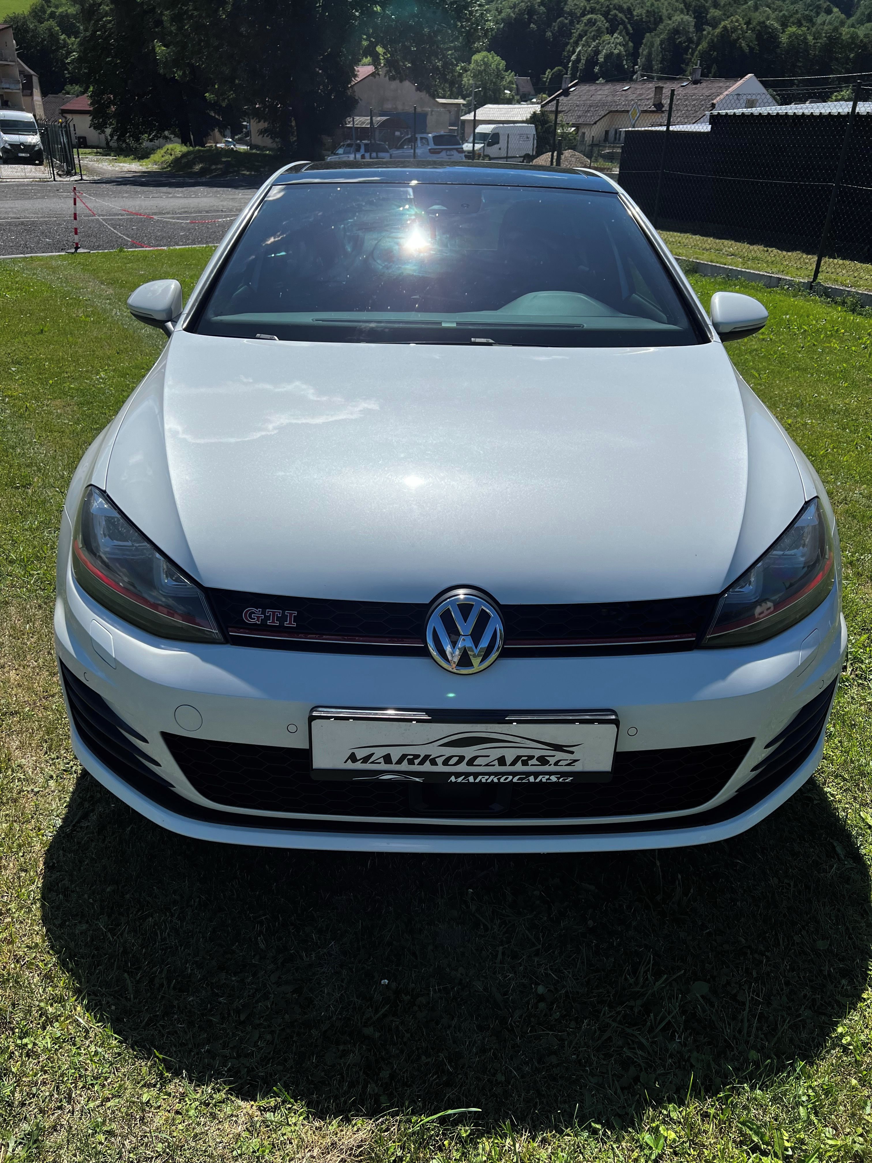 Volkswagen Golf, VII 2.0 GTi 169 KW DSG - fotka 2