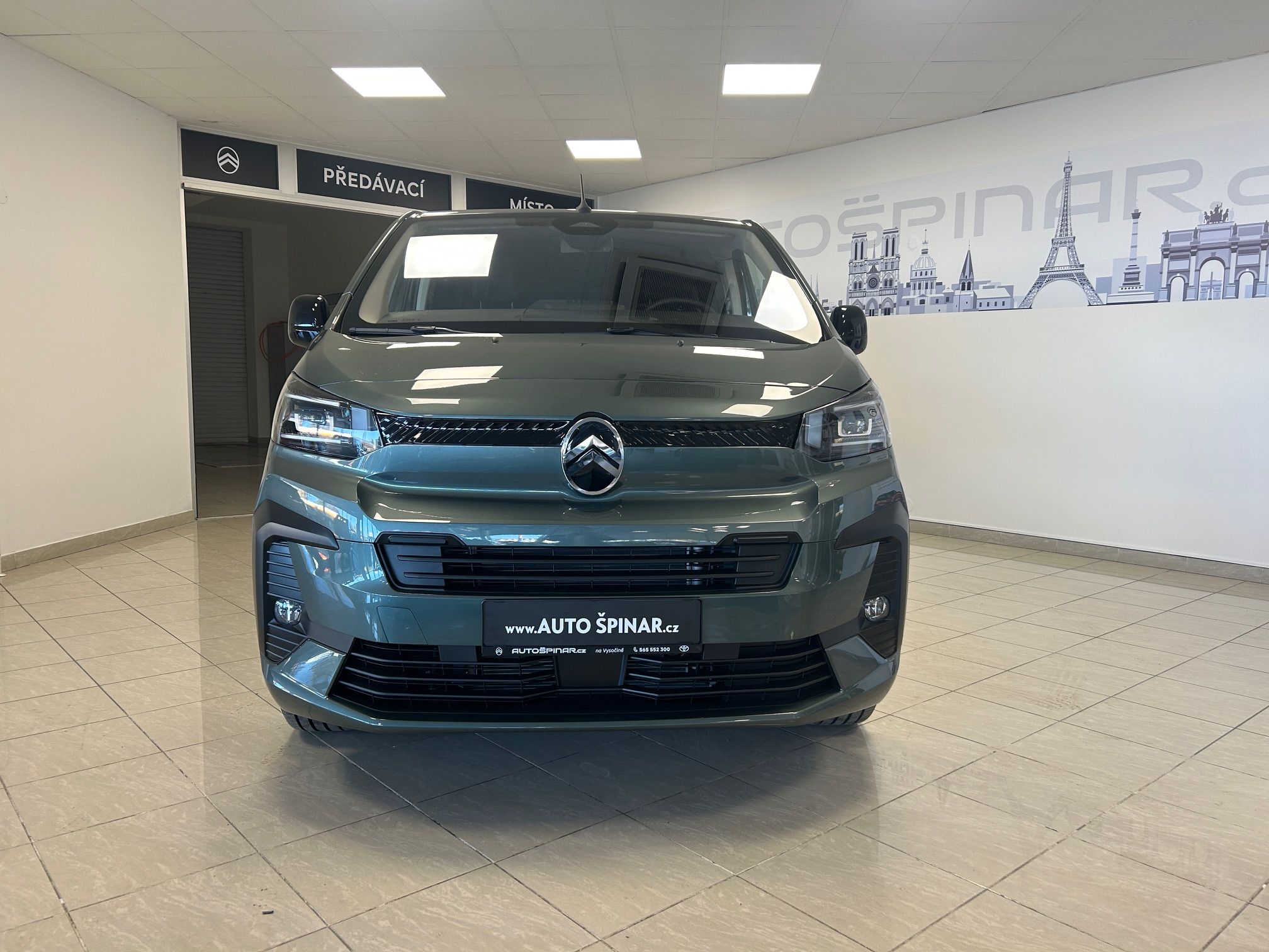 Citroën SpaceTourer, FEEL M 2.0 HDi 180k EAT8 8 mís - fotka 2