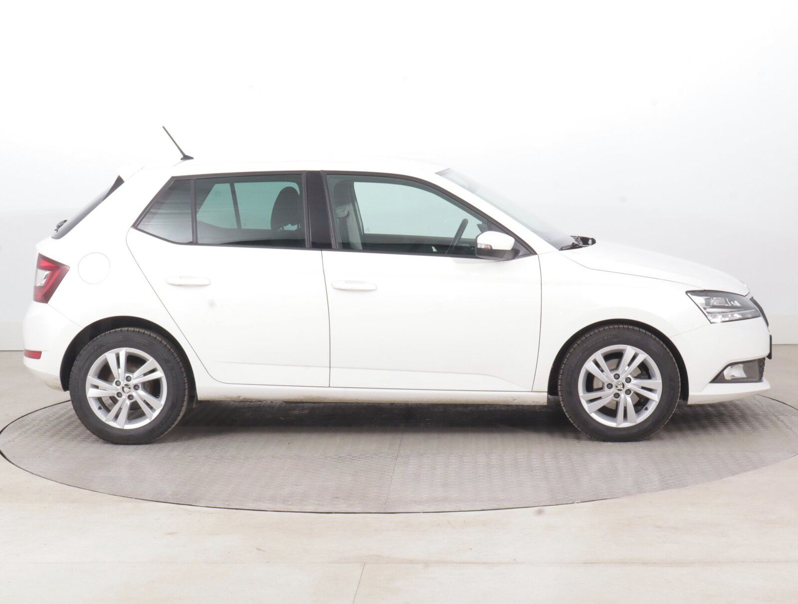 Škoda Fabia, 1.0 TSI, Style, ČR,1.maj - fotka 6