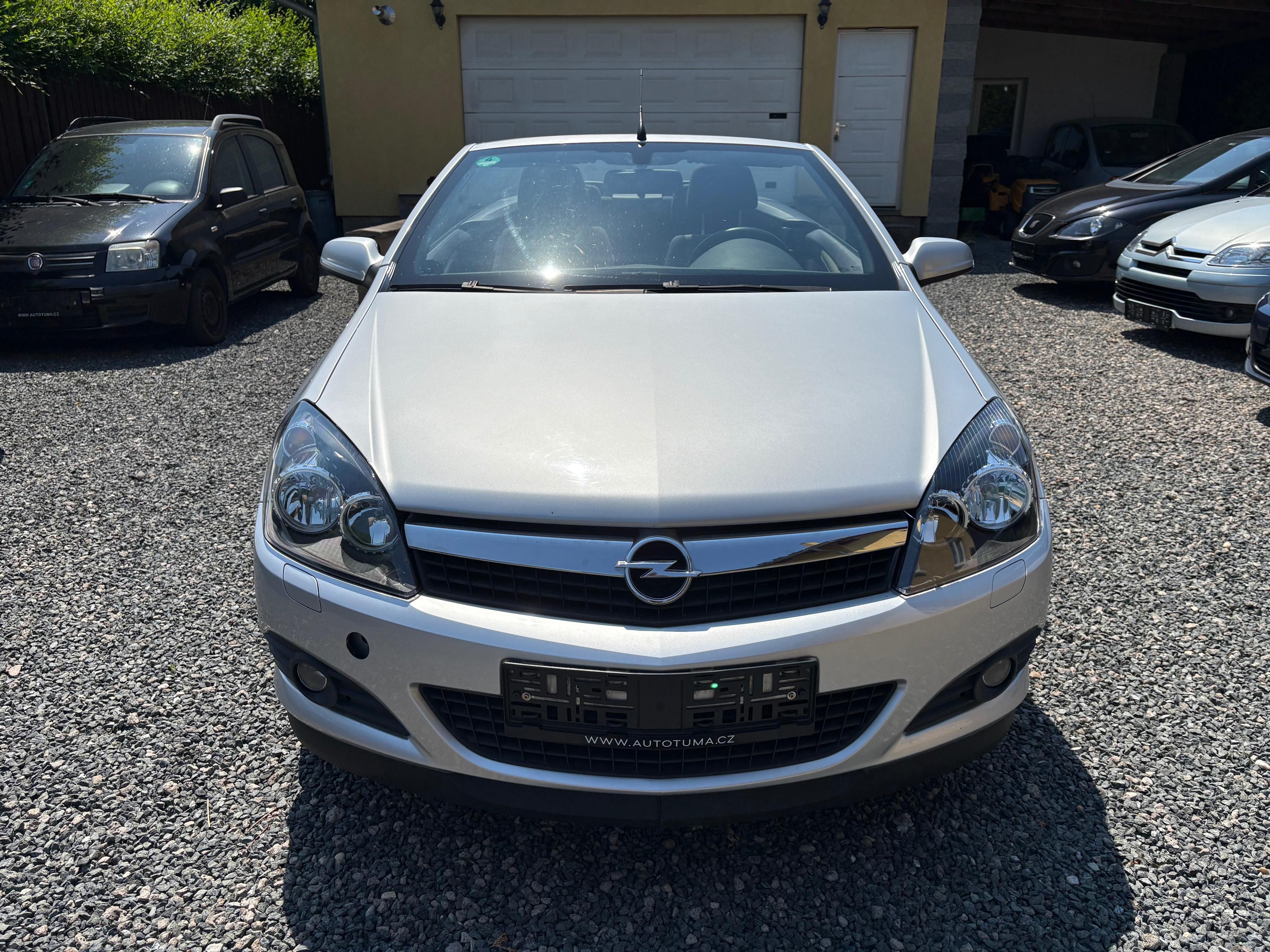 Opel Astra, 1.8 16V Twin Top - fotka 6