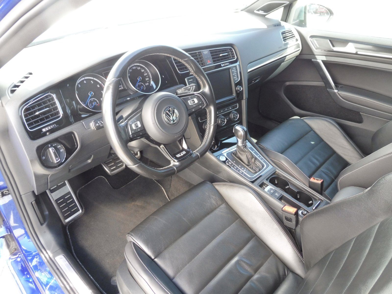 Volkswagen Golf Variant, R 2,0 TSI 221kW DSG 4MOTION - fotka 6