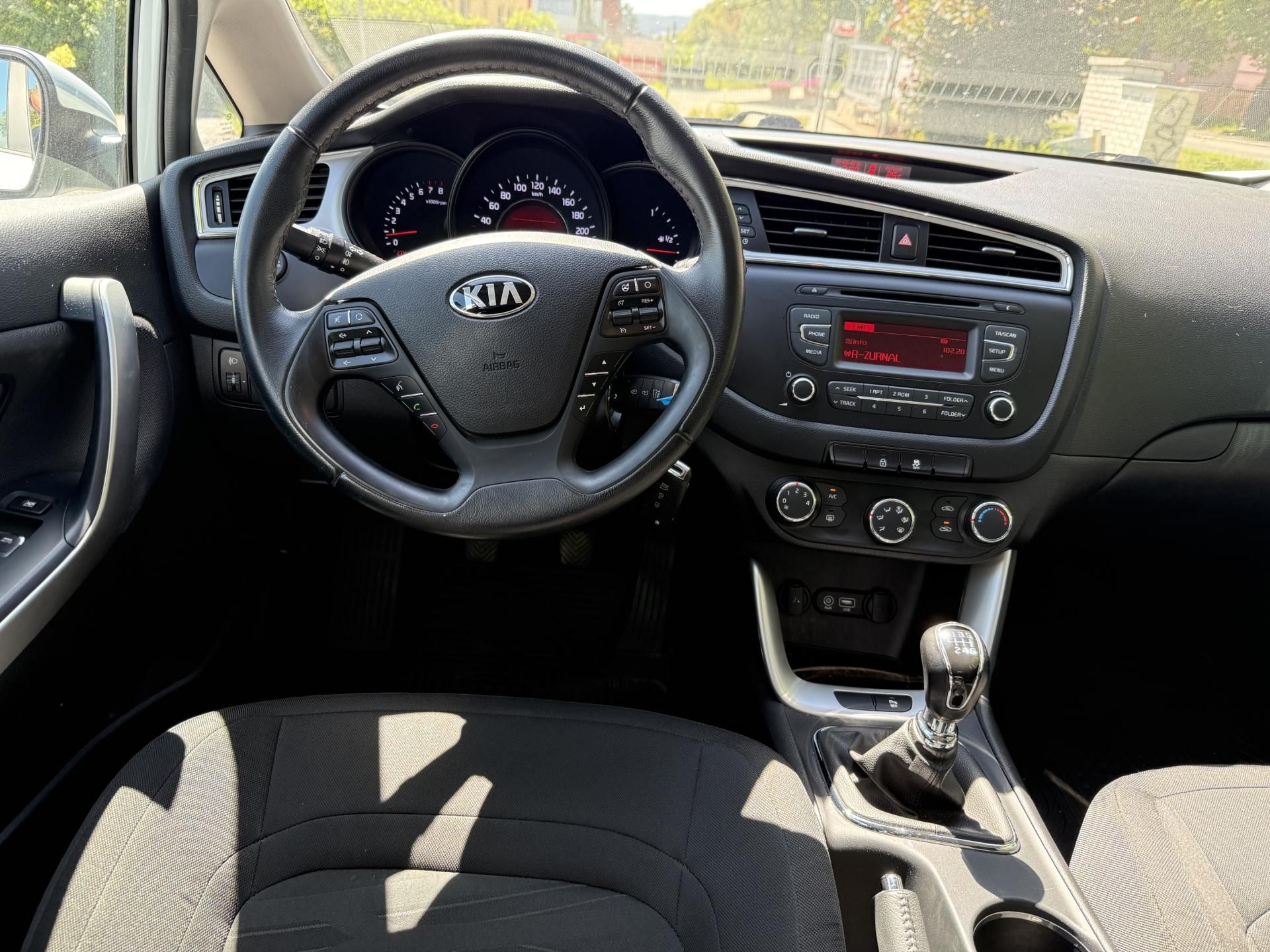 Kia Cee´d, 1.6 GDi 99kw - fotka 5