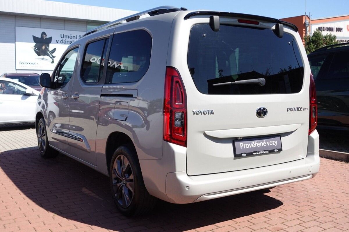 Toyota Proace City Verso, 1.5 D4-D 130 6 MT Long 5D  Fam - fotka 6