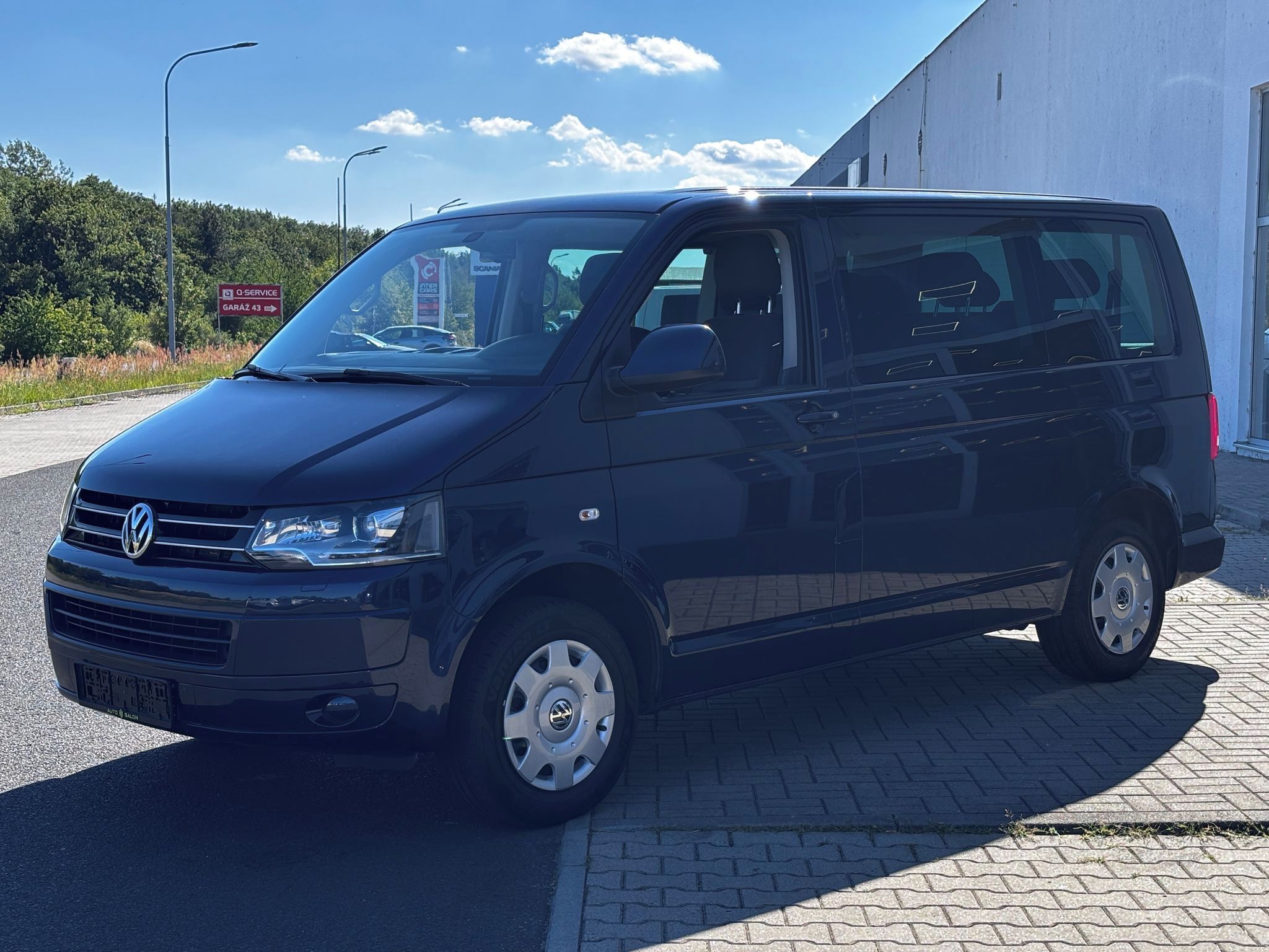Volkswagen Caravelle, 110kW, 8 míst, LED, NAVI., 4X4 - fotka 3