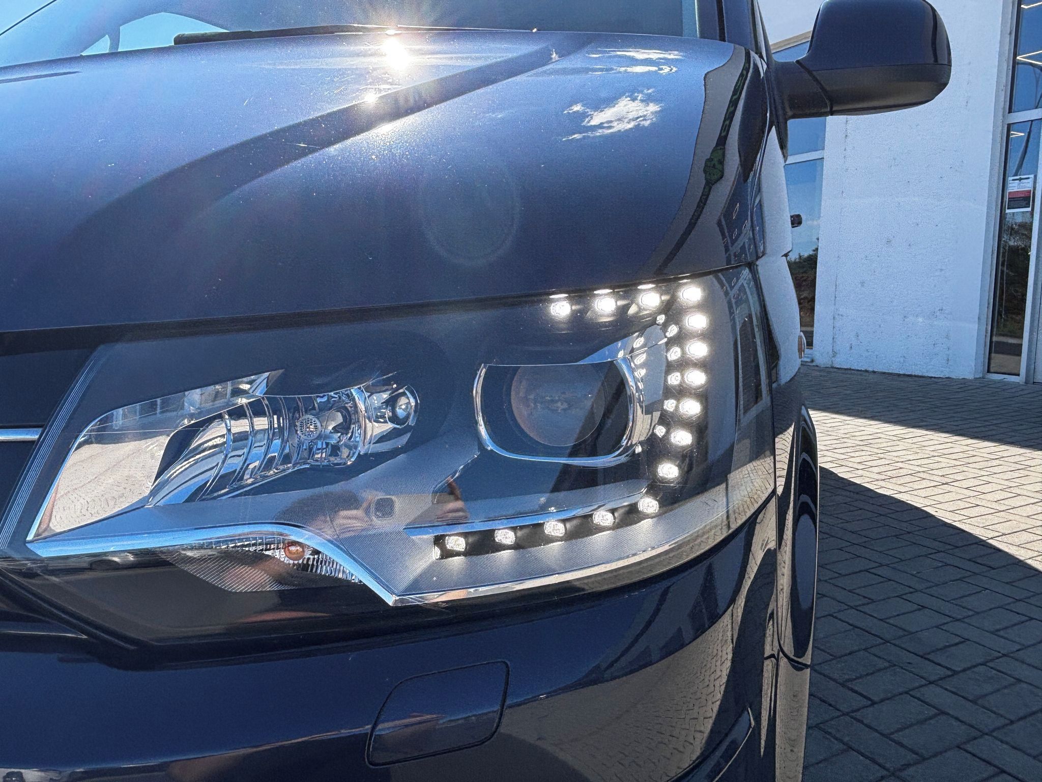 Volkswagen Caravelle, 110kW, 8 míst, LED, NAVI., 4X4 - fotka 6