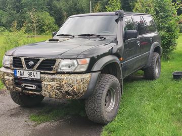 Nissan Patrol Y61 wagon
