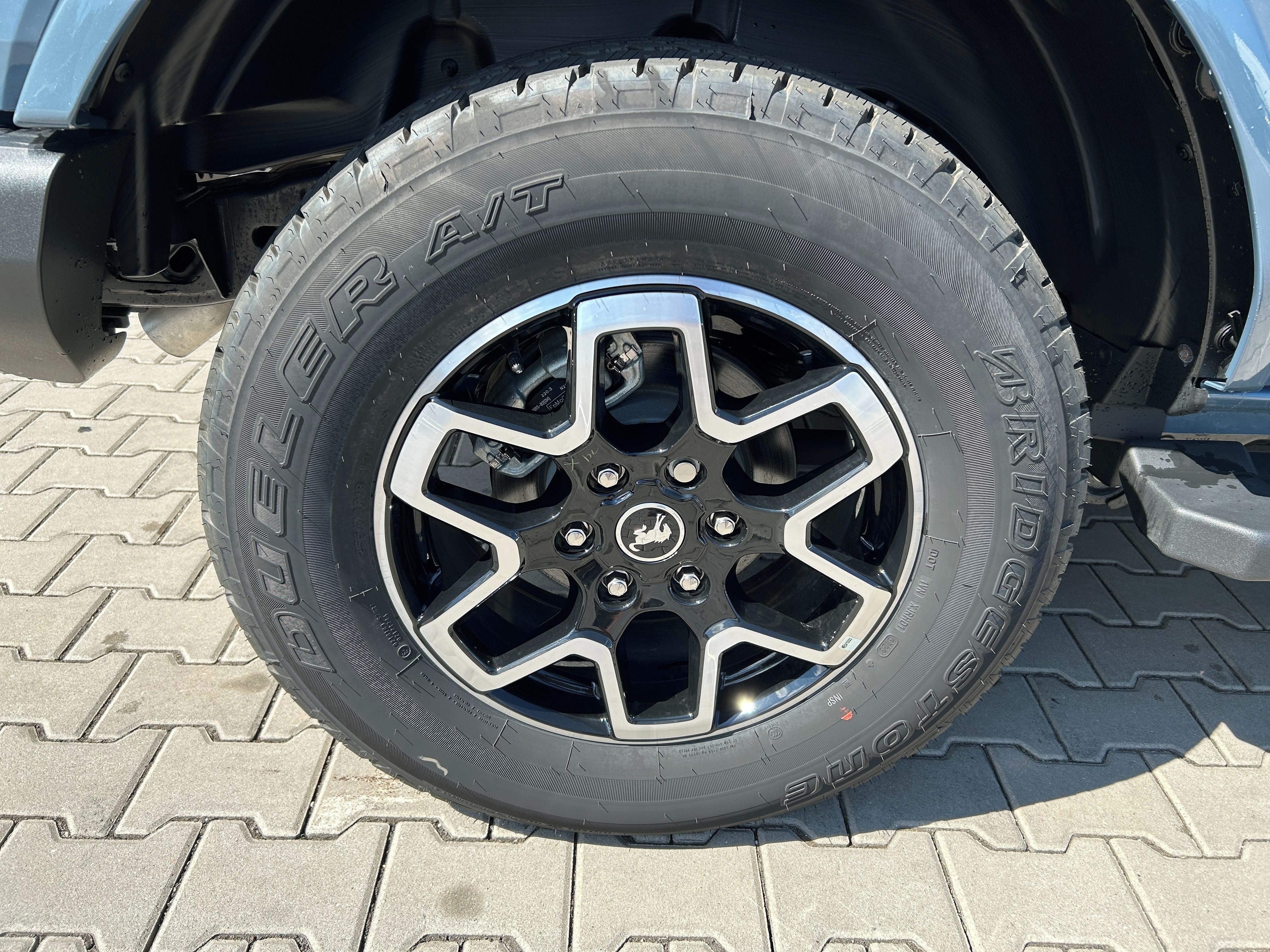 Ford Bronco, 2.7 EcoBoost 246kW OUTER BANKS - fotka 6