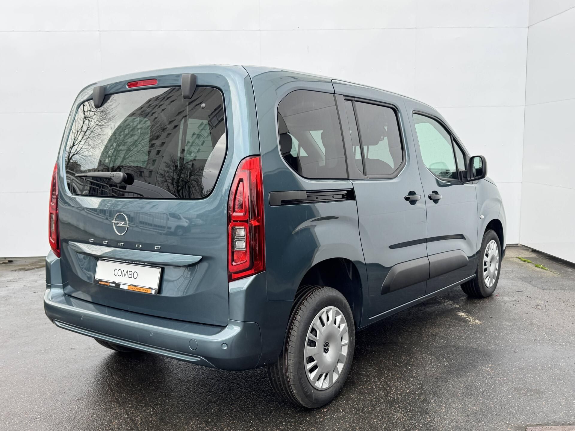 Opel Combo, Combi Edition Plus L1 AT8 1,5 - fotka 4