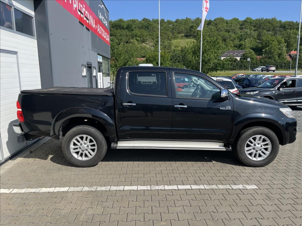 Toyota Hilux, 3,0 D-4D  Double Cab 4x4 - fotka 5