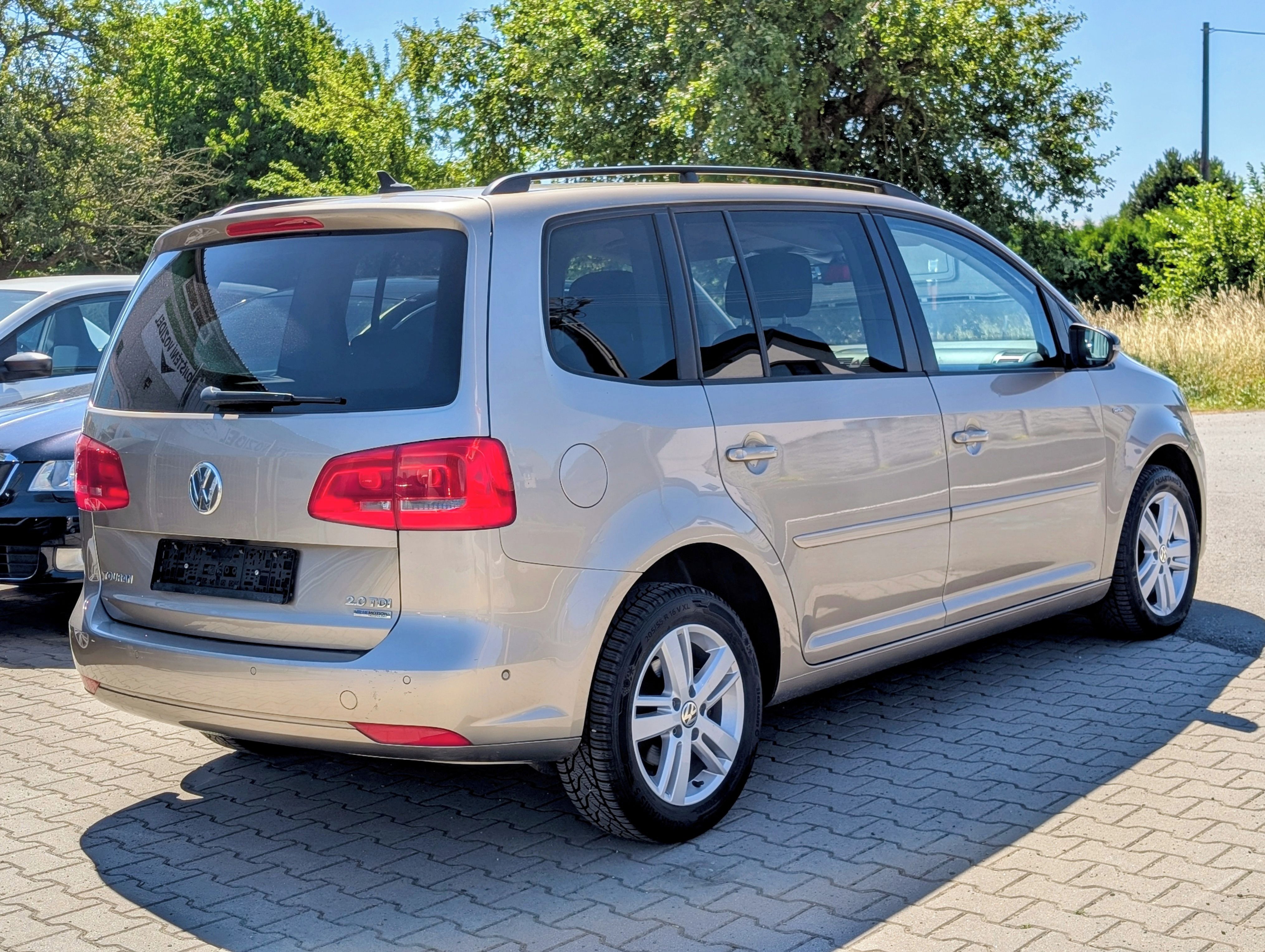 Volkswagen Touran, 2.0TDi 103kW DSG KAMERA 190TKM - fotka 4