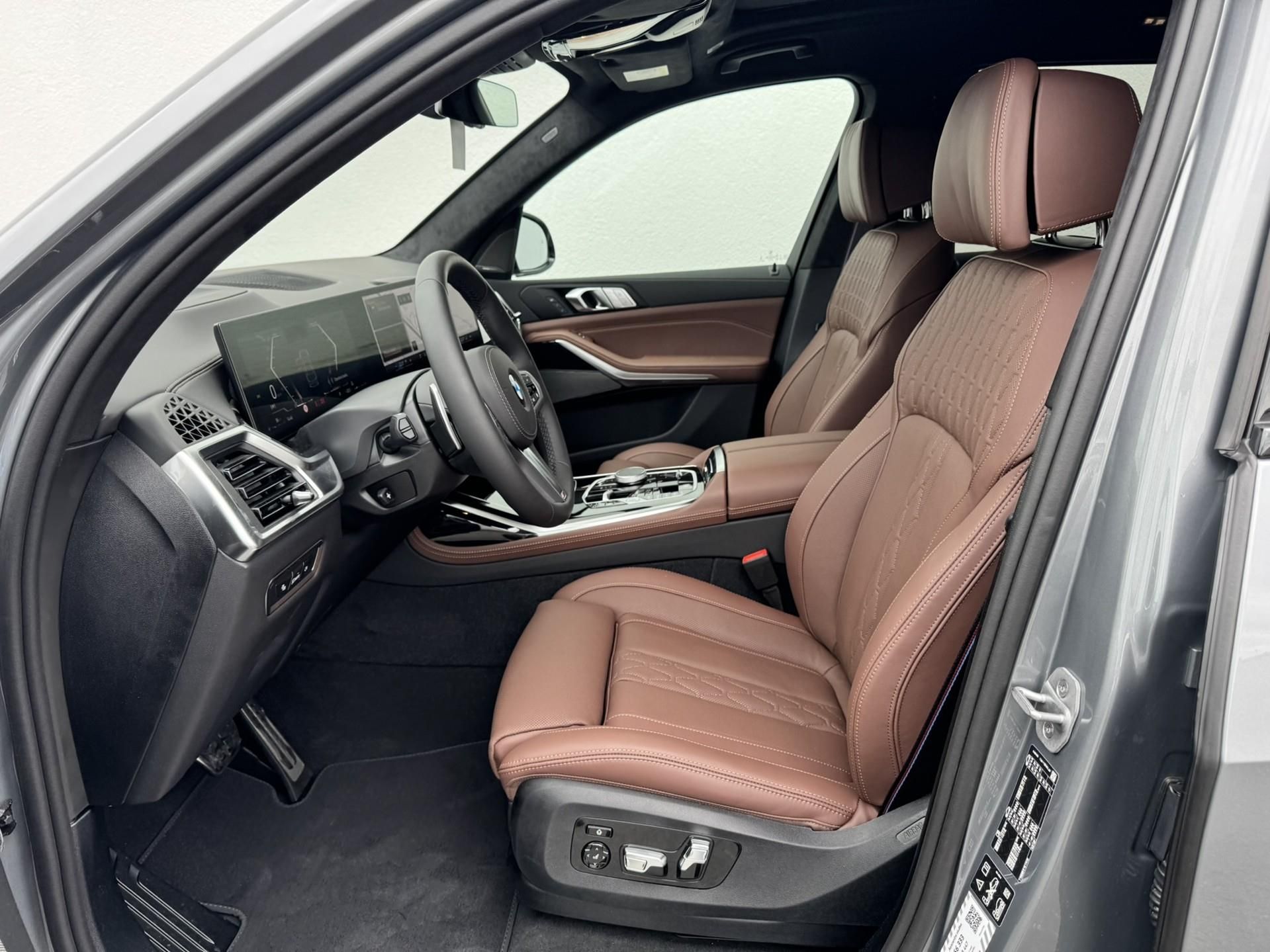 BMW X7, X7 xDrive40d - fotka 6