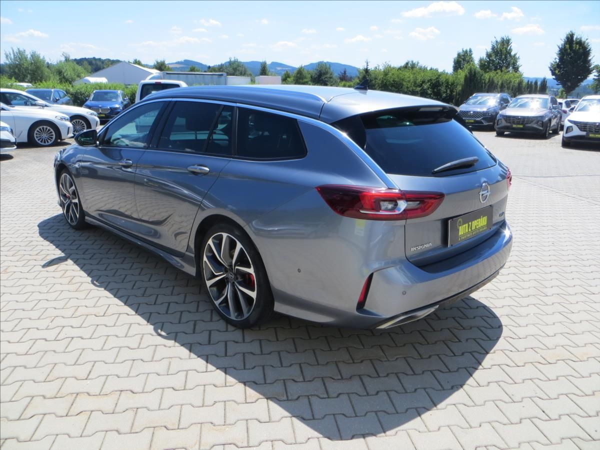 Opel Insignia, 2,0 GSi 4x4 Sports Tourer AWD - fotka 5