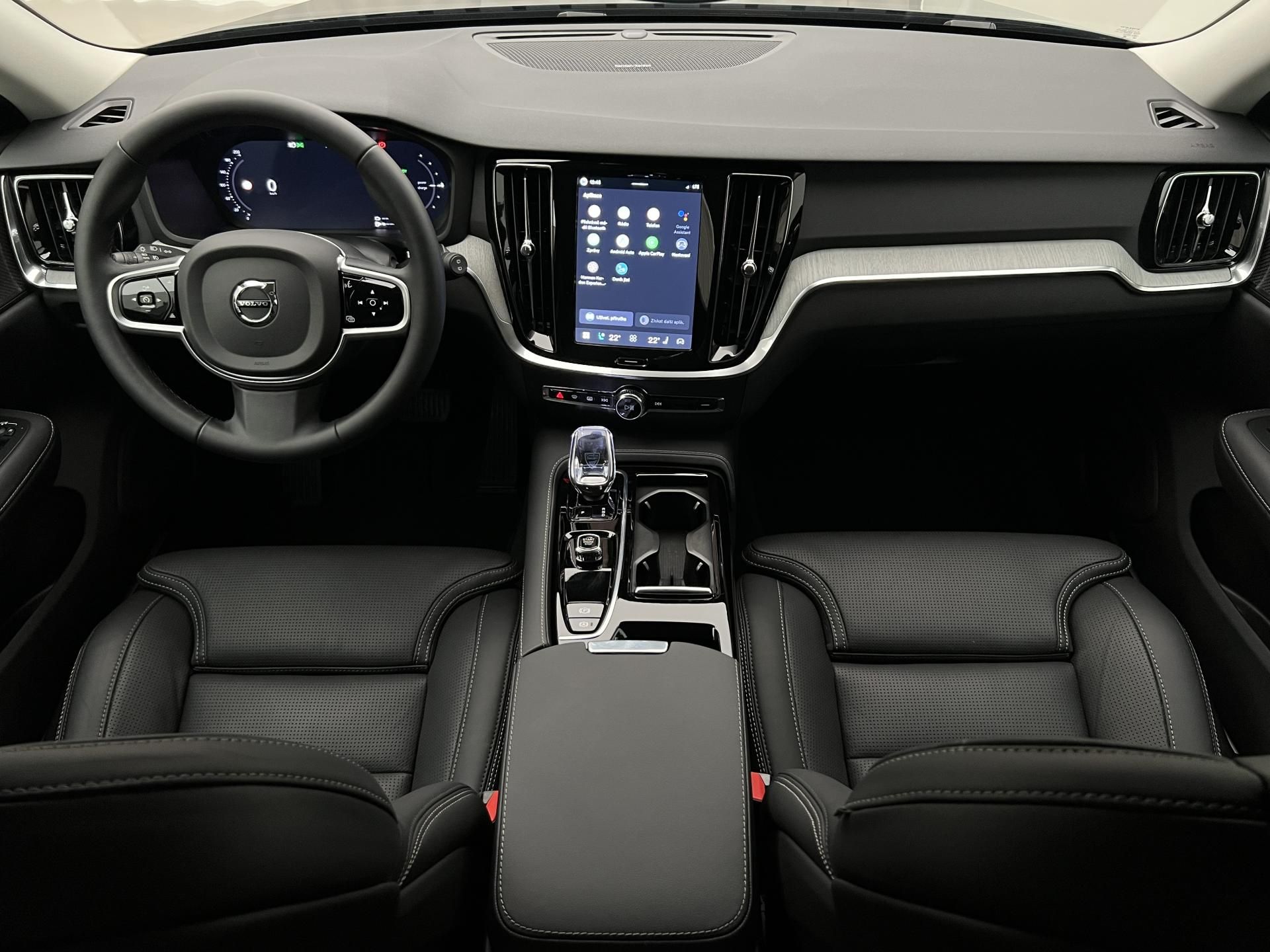 Volvo V60, T8 AWD BRIGHT PLUS AUT CZ - fotka 2