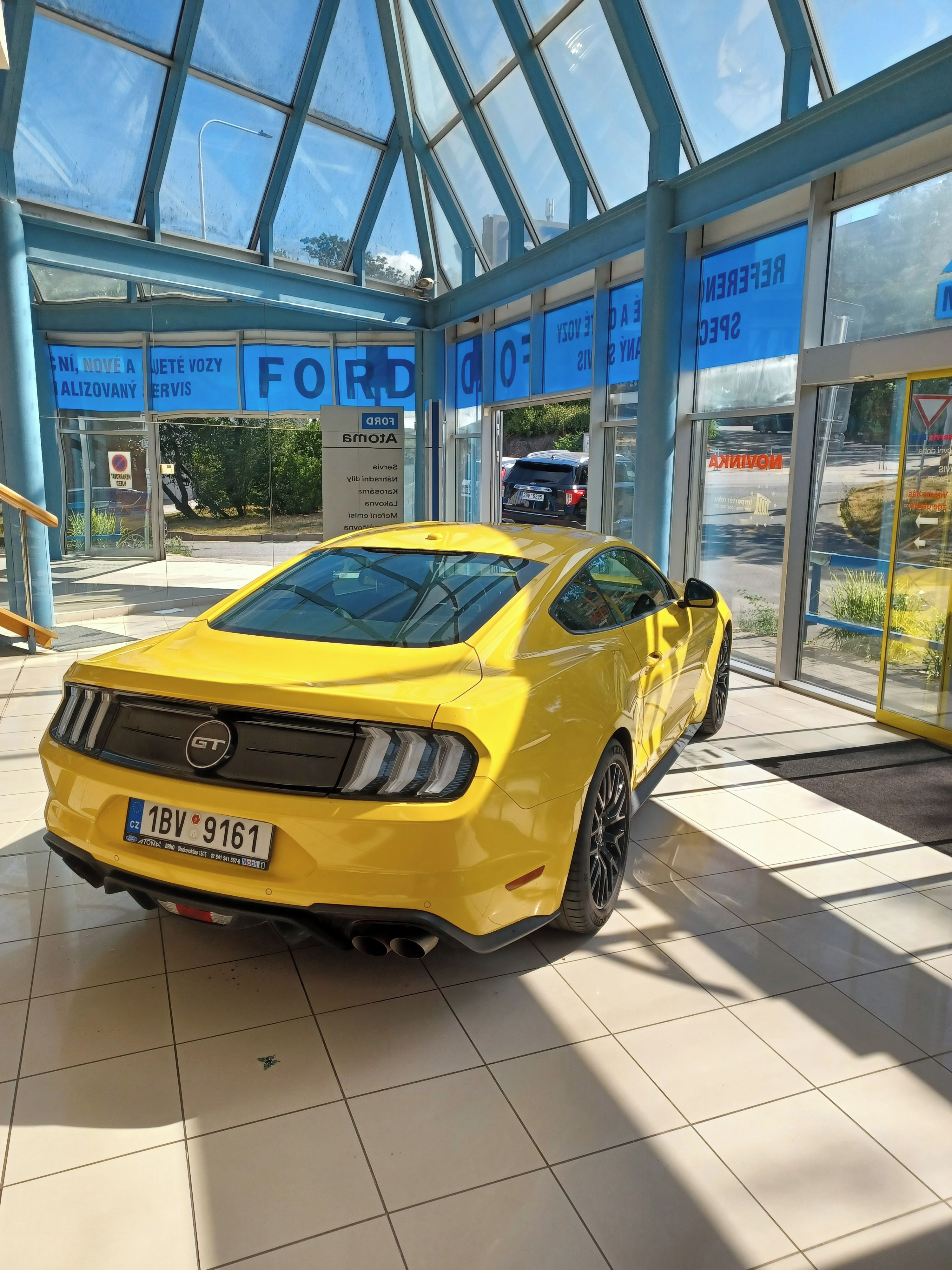 Ford Mustang, 1 majitel CZ perfektní stav - fotka 4