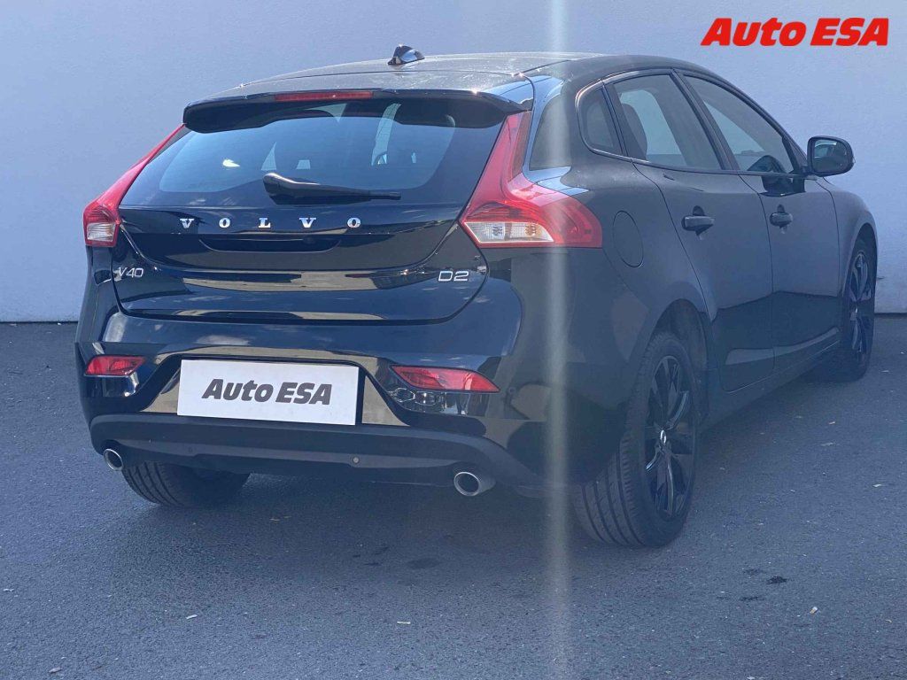 Volvo V40, 2.0 D2,AT - fotka 4