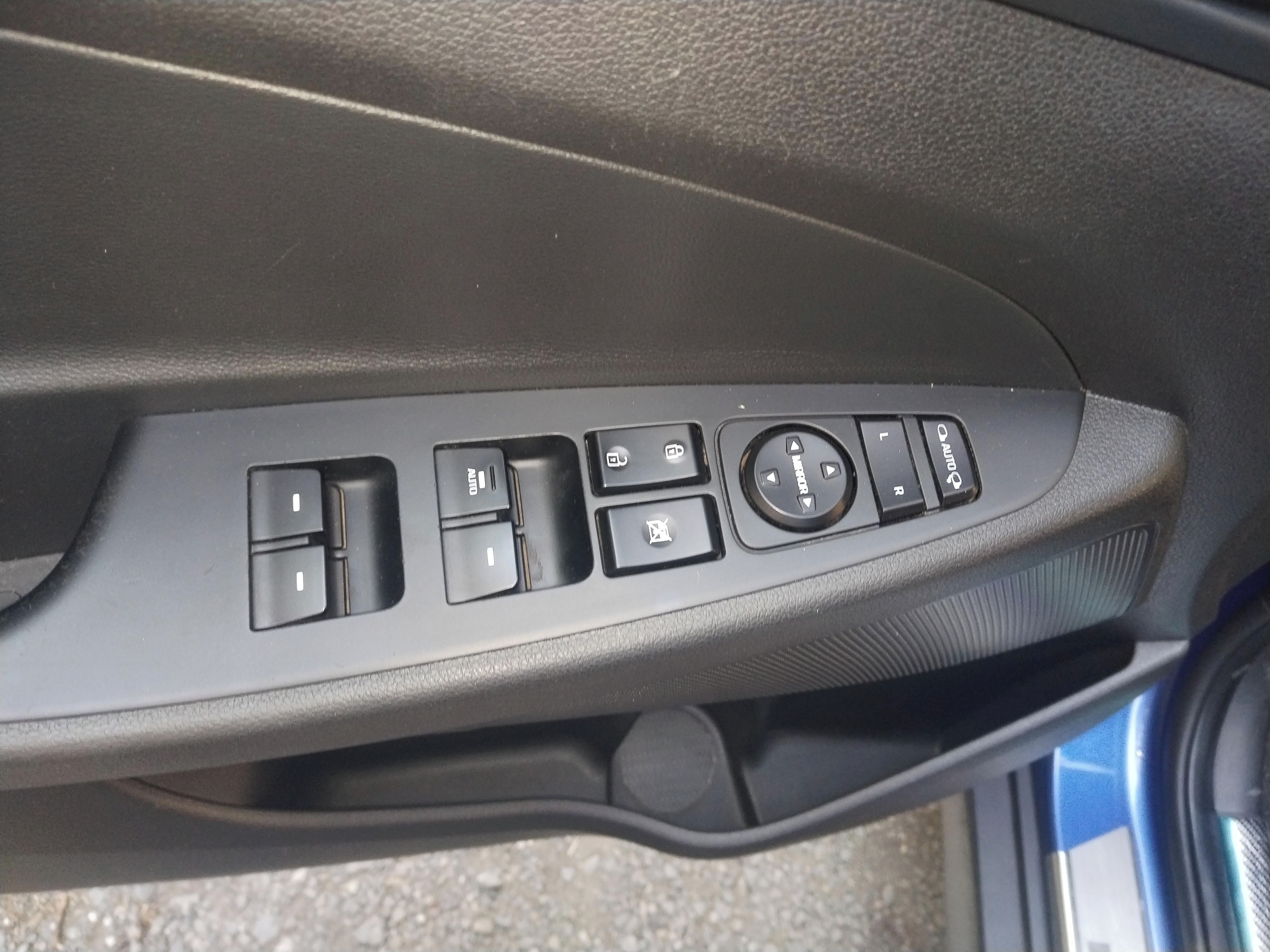 Hyundai Tucson, 2.0CRDI 135KW 4X4-1.MAJ.CR - fotka 6