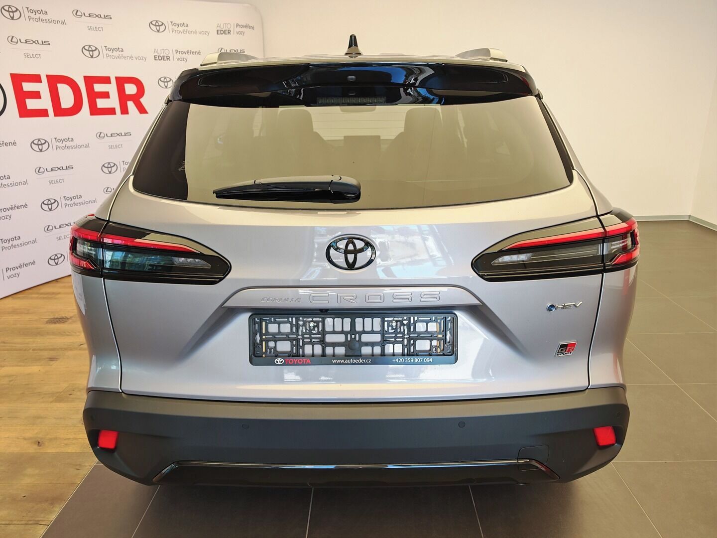 Toyota Corolla Cross, 2.0 Hybrid ( 178 k ) 4x4 GR - fotka 5