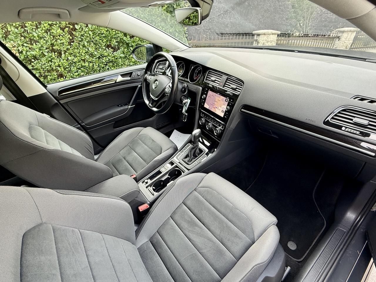 Volkswagen Golf Variant, 2,0TDi 110kW HIGHLINE DSG ČR - fotka 4