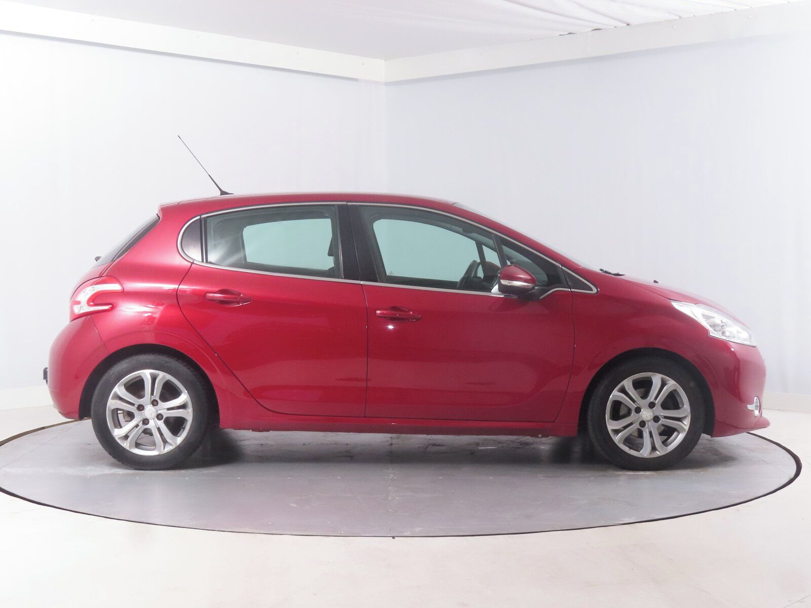 Peugeot 208, 1.6 e-HDi, Active, Navi - fotka 6