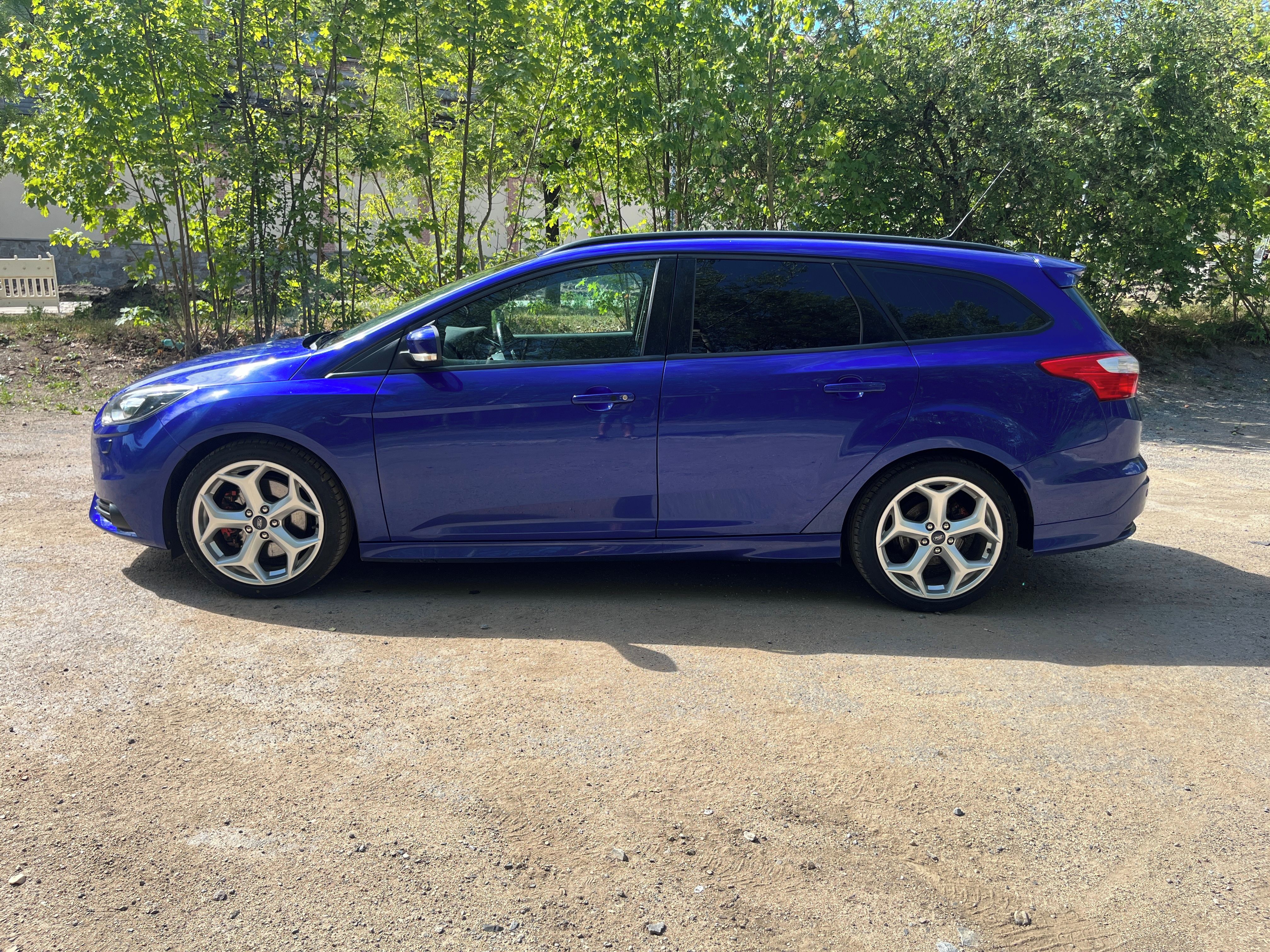 Ford Focus, 2.0 ST 184kw alu kůže manuál - fotka 2