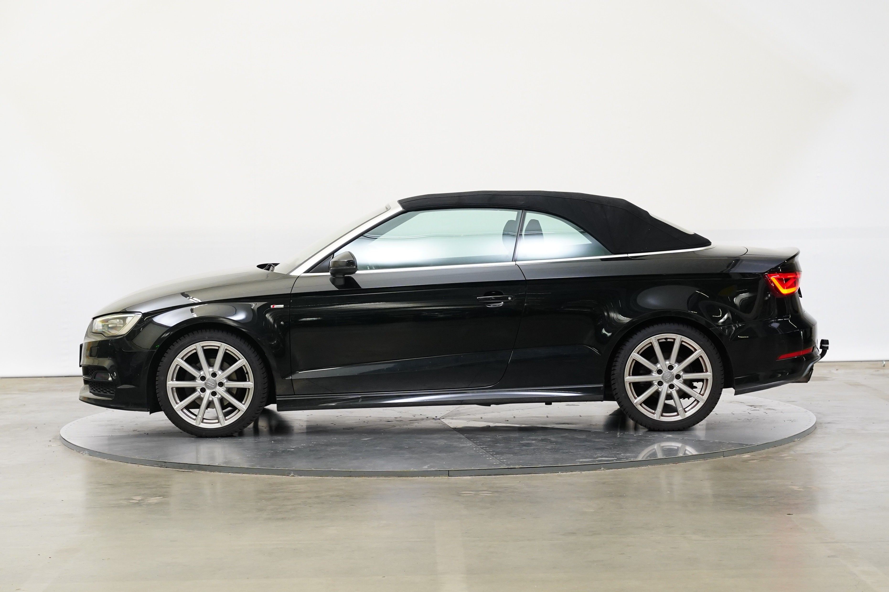 Audi A3, 1.4 TFSI 110 kW S line - fotka 3