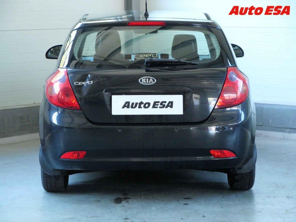 Kia Cee´d, 1.4VVT,ČR - fotka 5