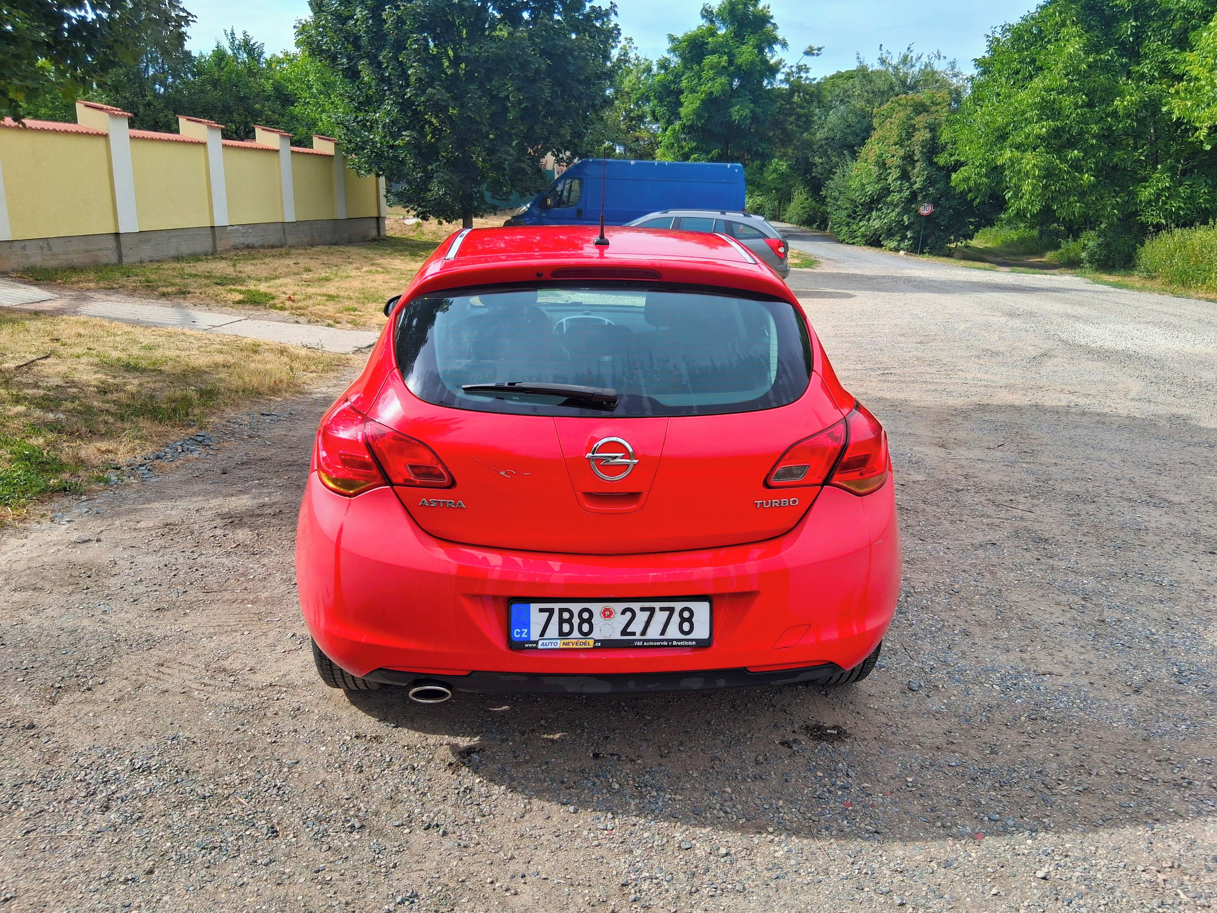 Opel Astra, J hatchback 1.4 Ti, 103 kW - fotka 6