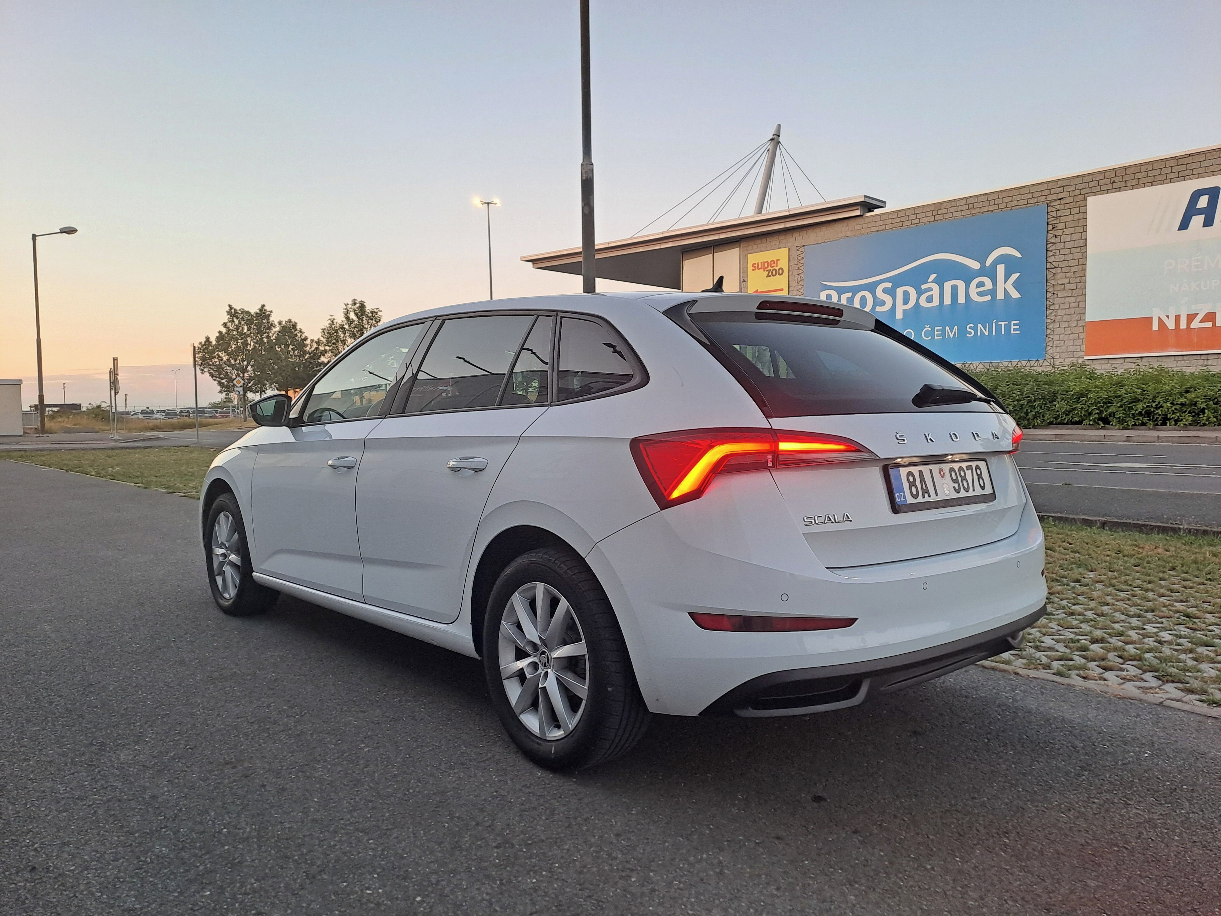 Škoda Scala, 1.5TSI 110KW 1.MAJ EXTRA PĚKNÁ - fotka 5