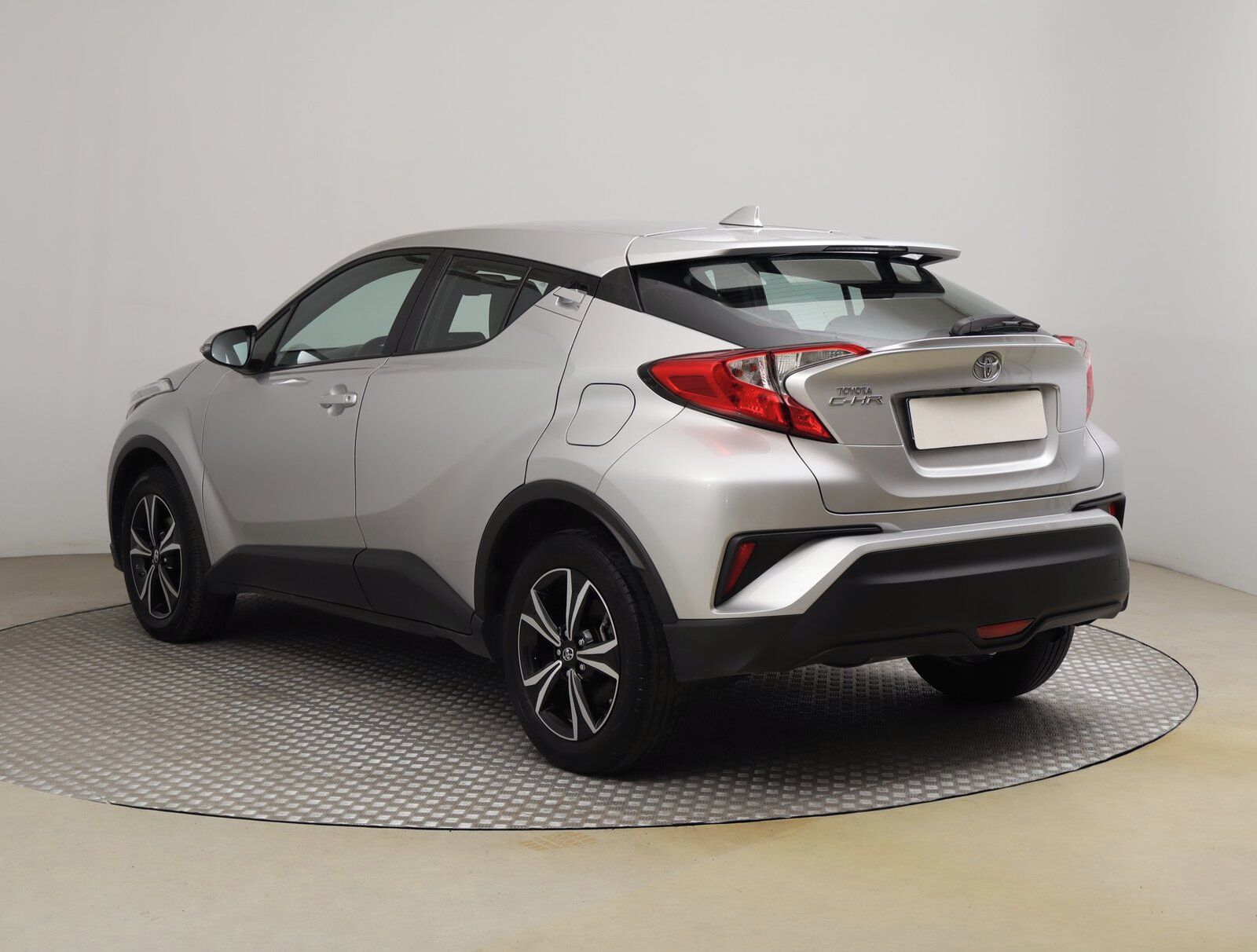 Toyota C-HR, 1.2 Turbo, ČR,1.maj - fotka 4