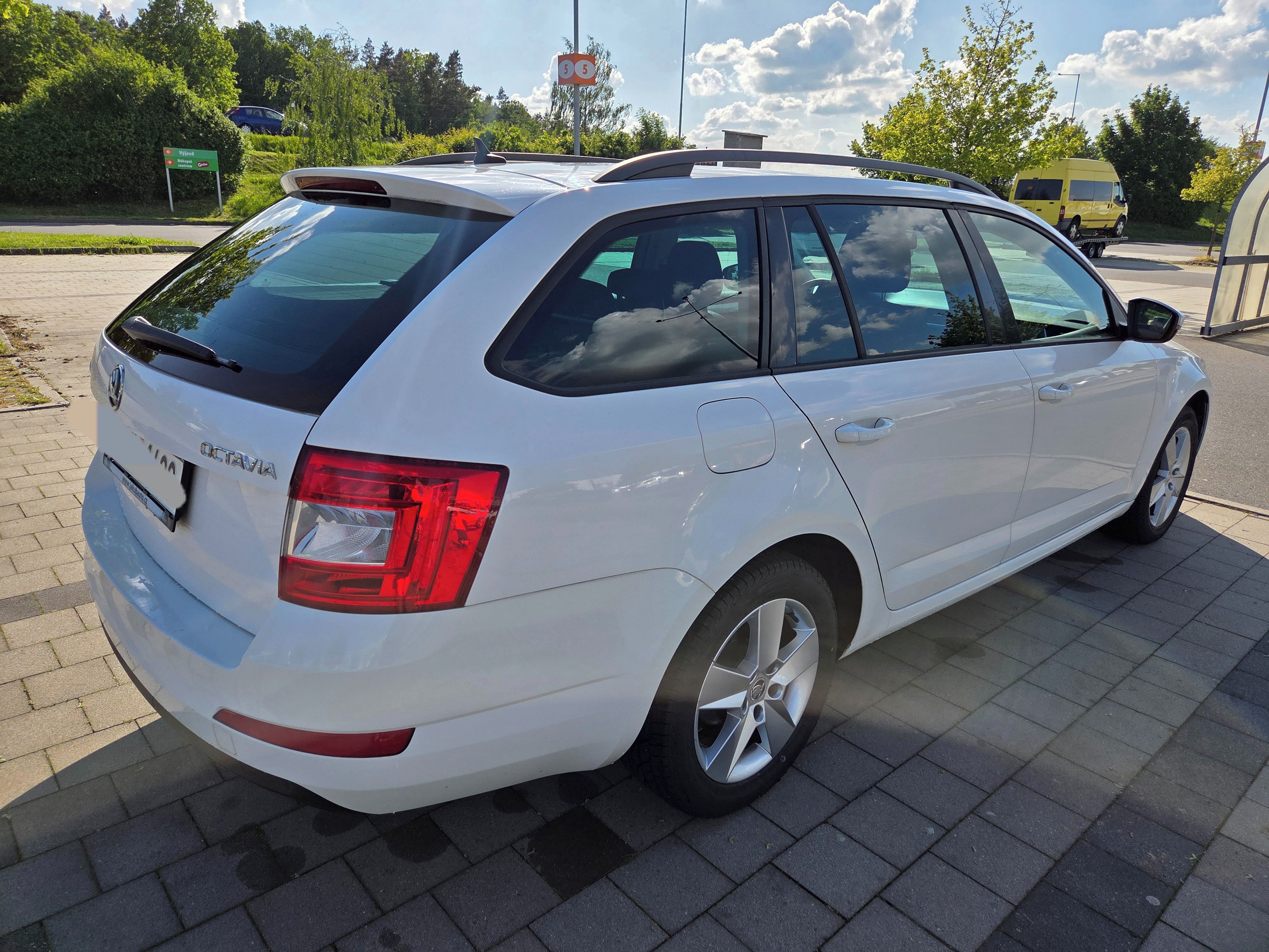 Škoda Octavia, Škoda Octavia 3 Combi 1.6 TDI - fotka 6