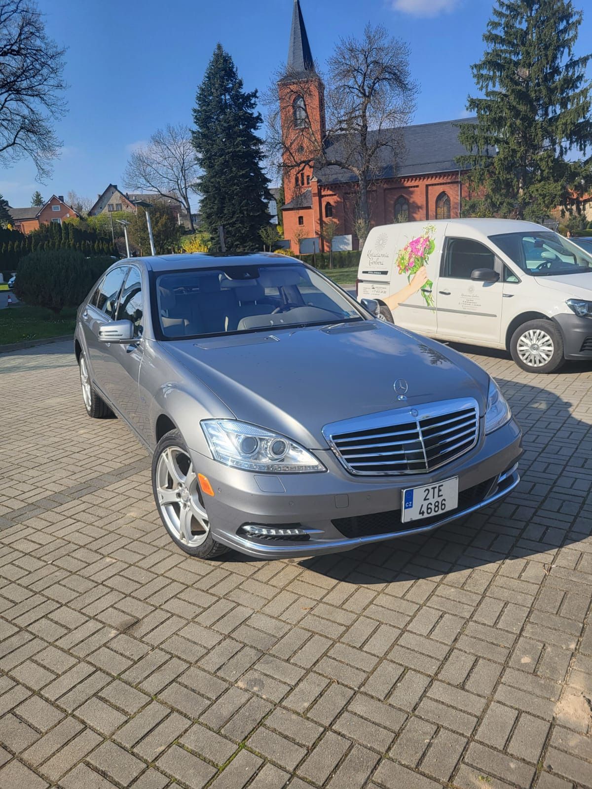 Mercedes-Benz Třídy S, Mercedes-Benz S550 4MATIC V8 - fotka 4