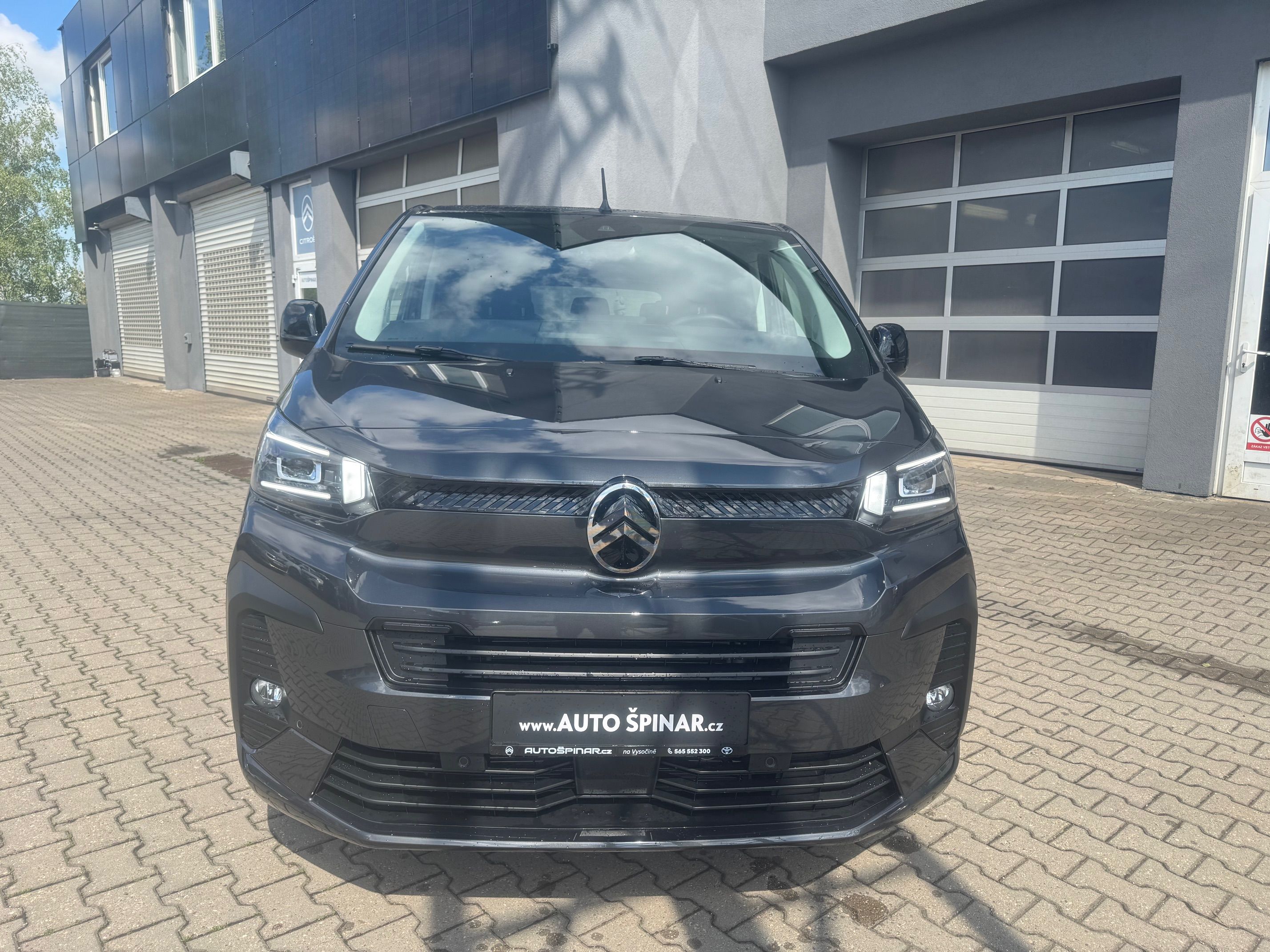 Citroën SpaceTourer, SHINE M 2.2 HDi 180k EAT8 8 mí - fotka 2